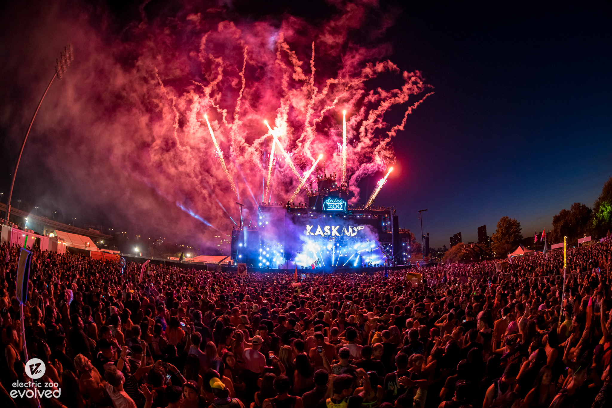 EZOO2019_0830_200931-054ALIVECOVERAGE.jpg