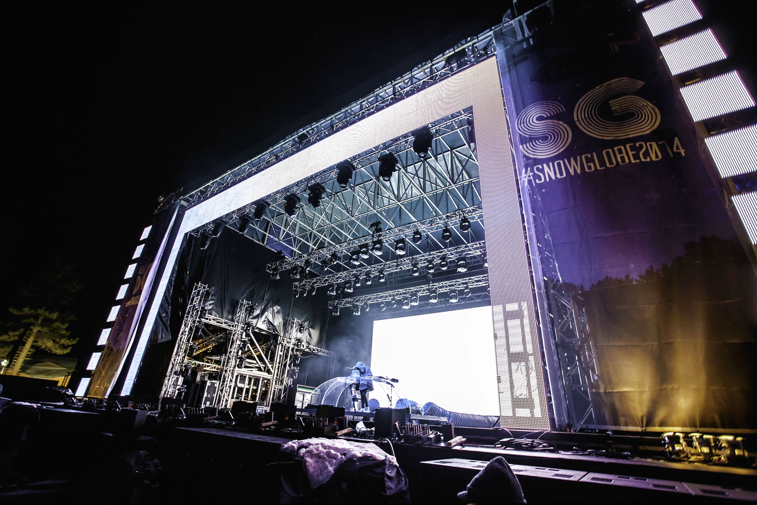 Porter Robinson - Snowglobe 2014 copy-web.jpg