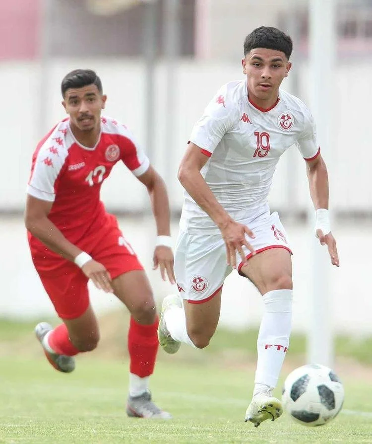 Eskander Mzoughi signe son premier contrat professionnel 