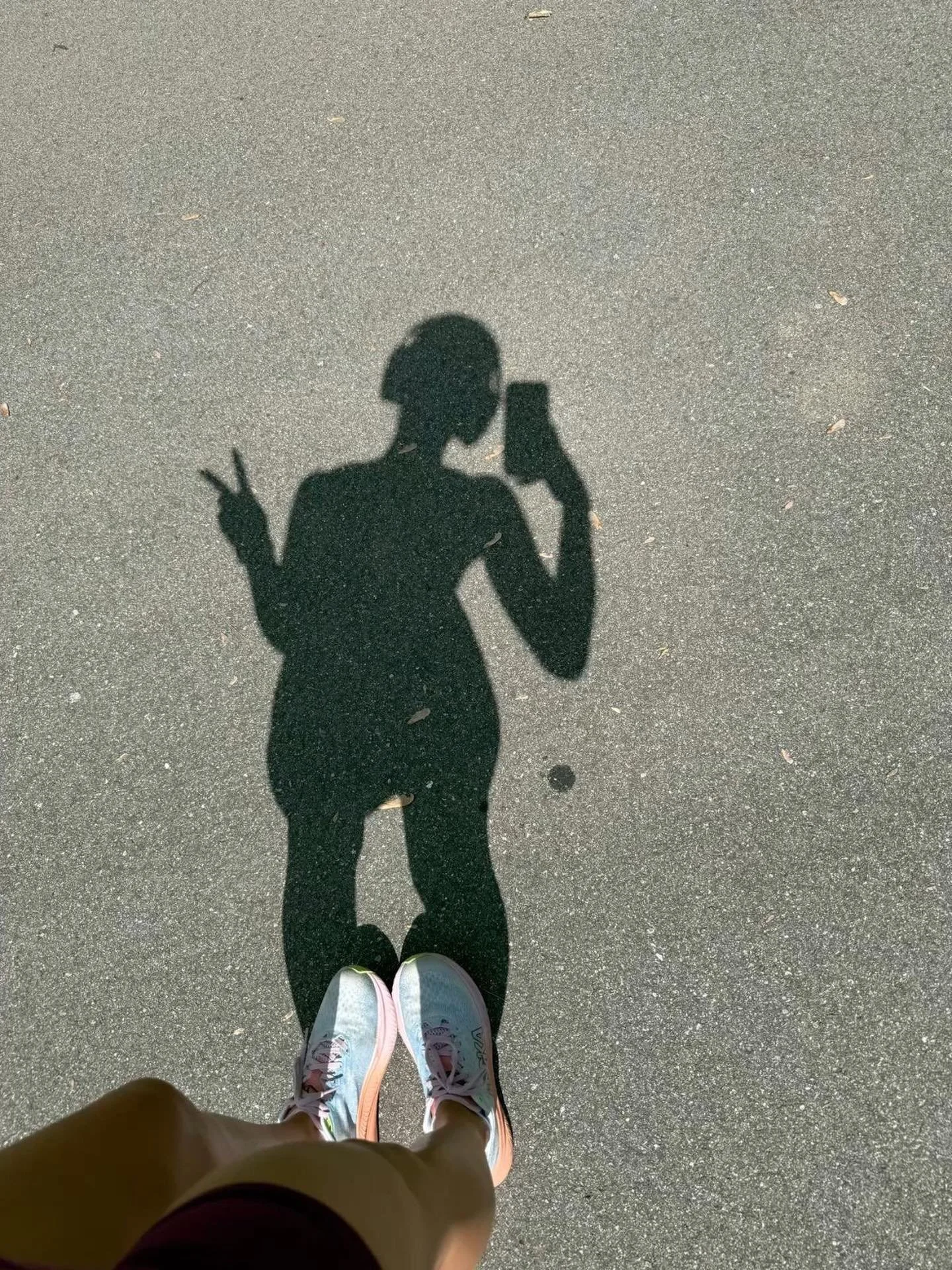 Looking for a sign? This is it. 5:30pm run club TOMORROW✨