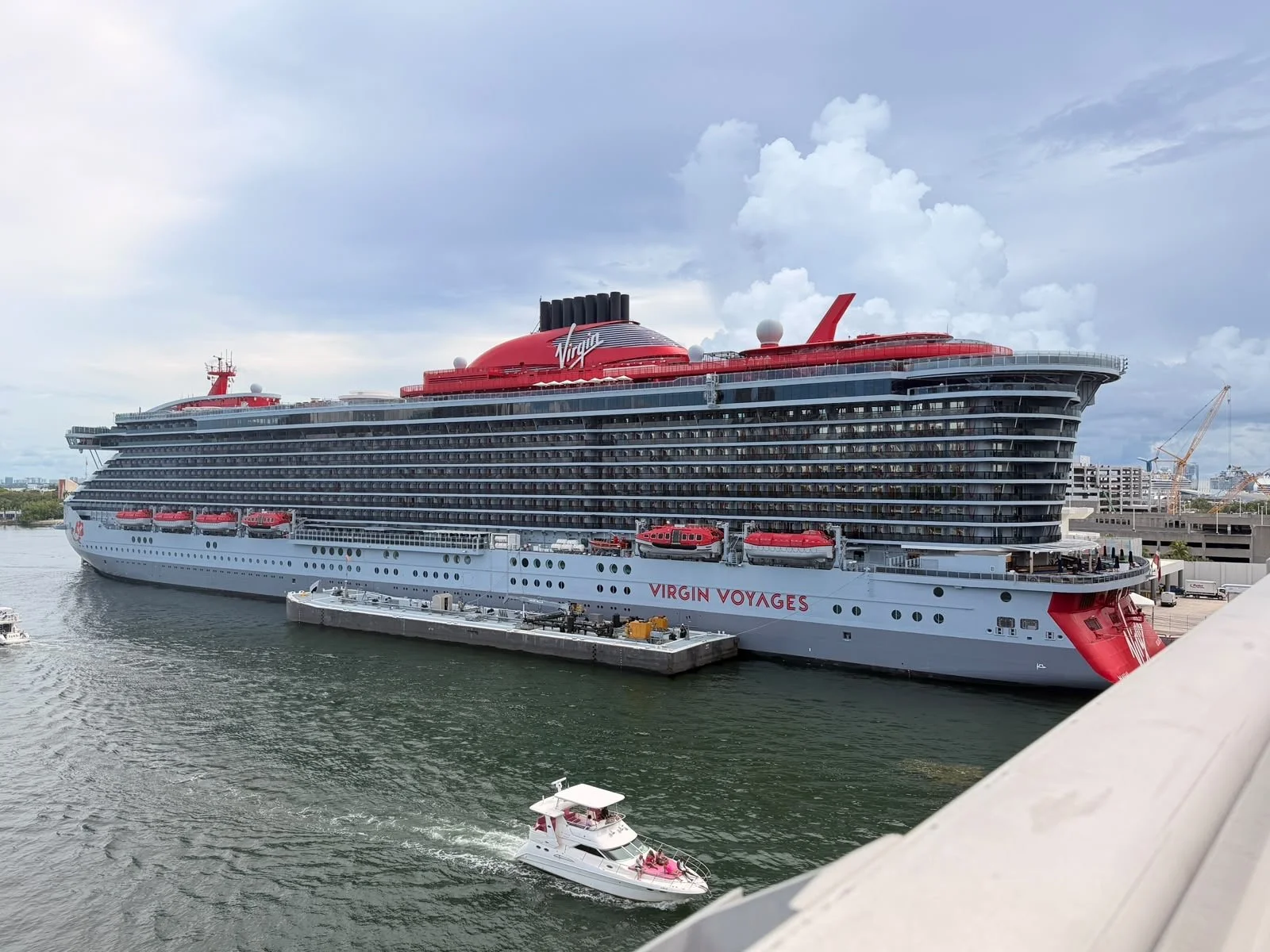 À bord du Resilient Lady de Virgin Voyages : la croisière s'amuse?