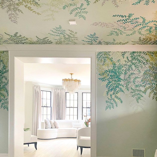  Hand-painted fern foliage luxury wallpaper with gold leaf silhouettes and embroidered leaves, transforming spaces with a touch of natural elegance. 