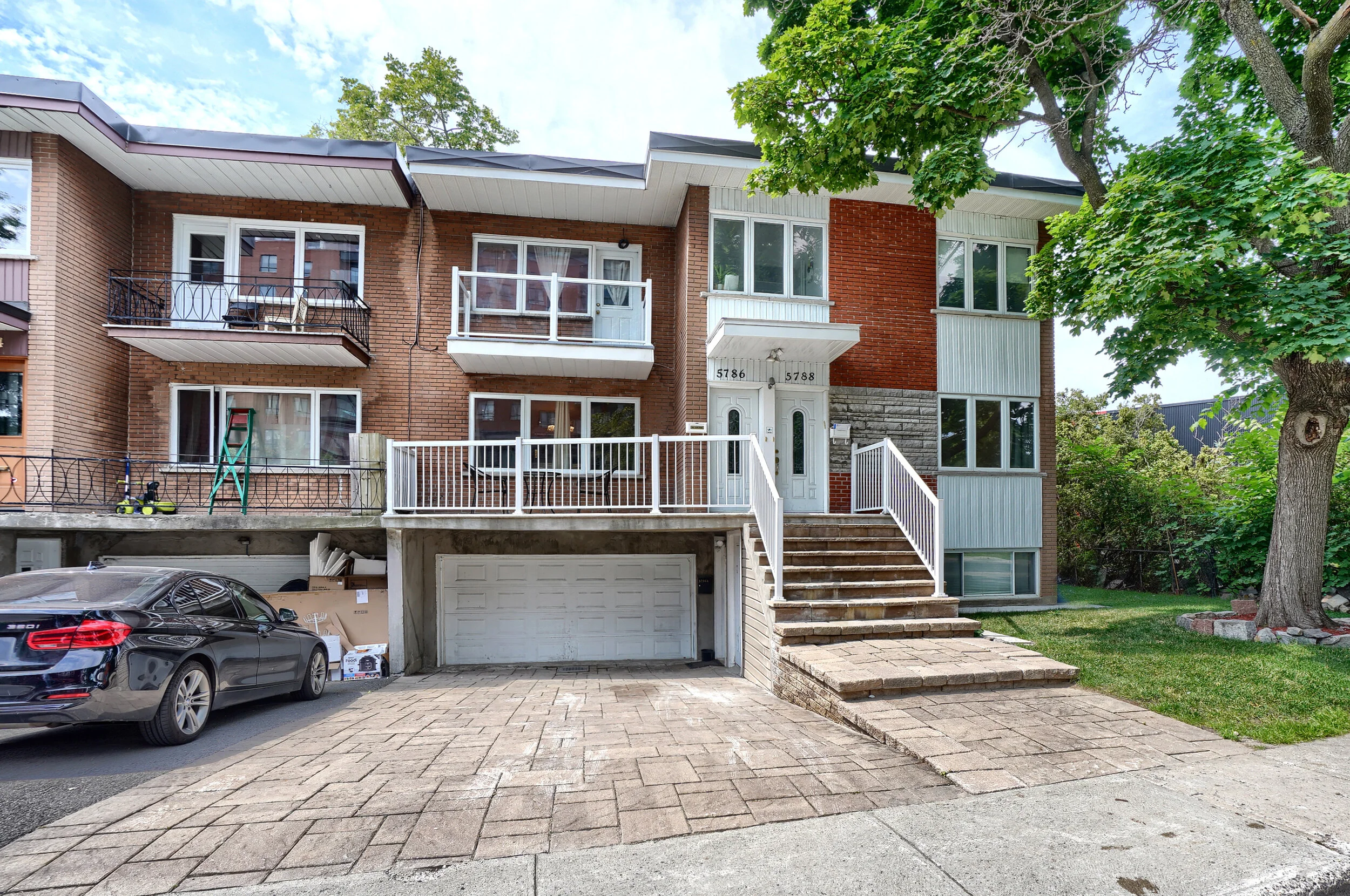 5786-5788 Av. Trinity — Your Site Title