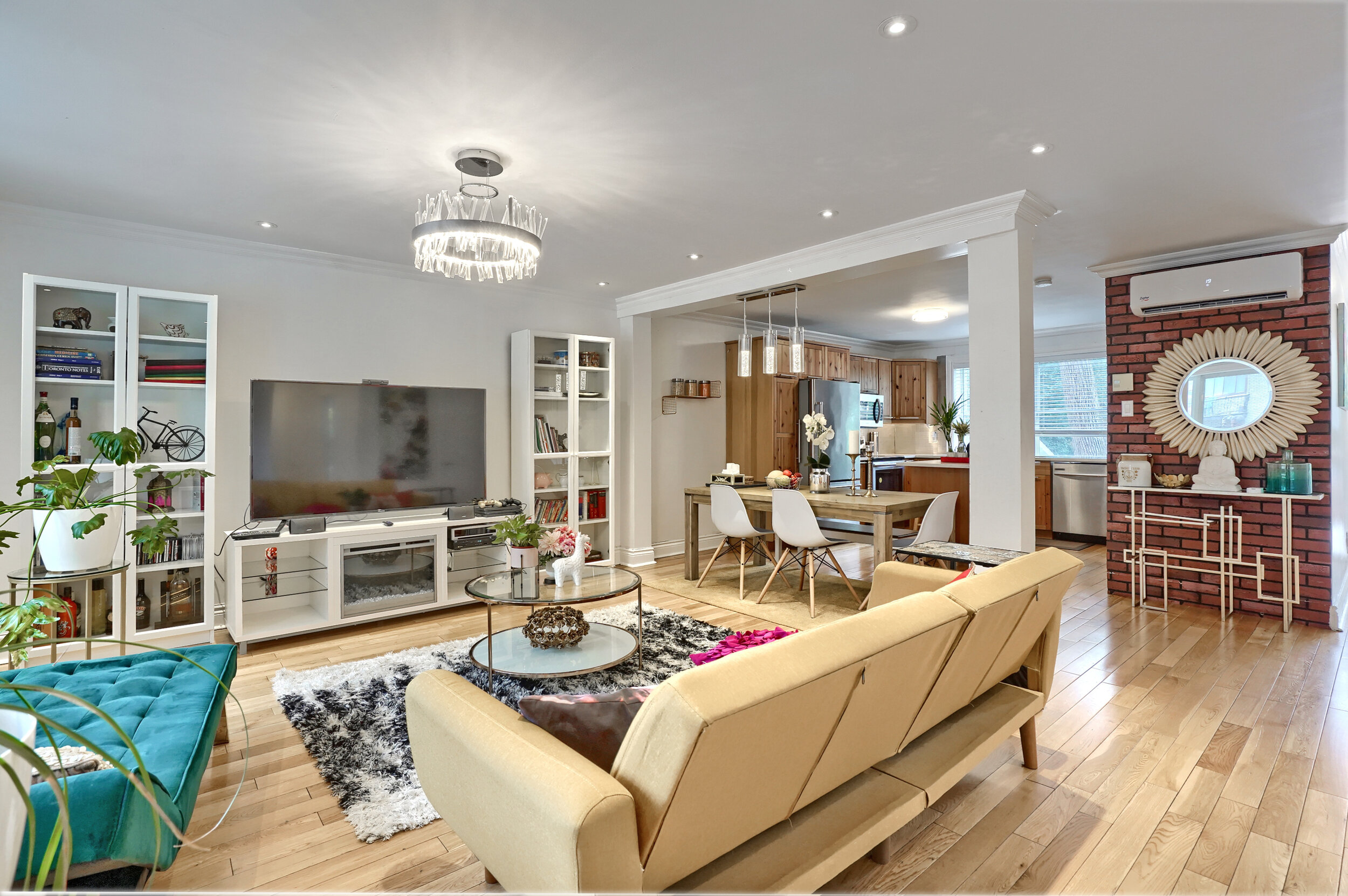 5786-5788 Av. Trinity — Your Site Title