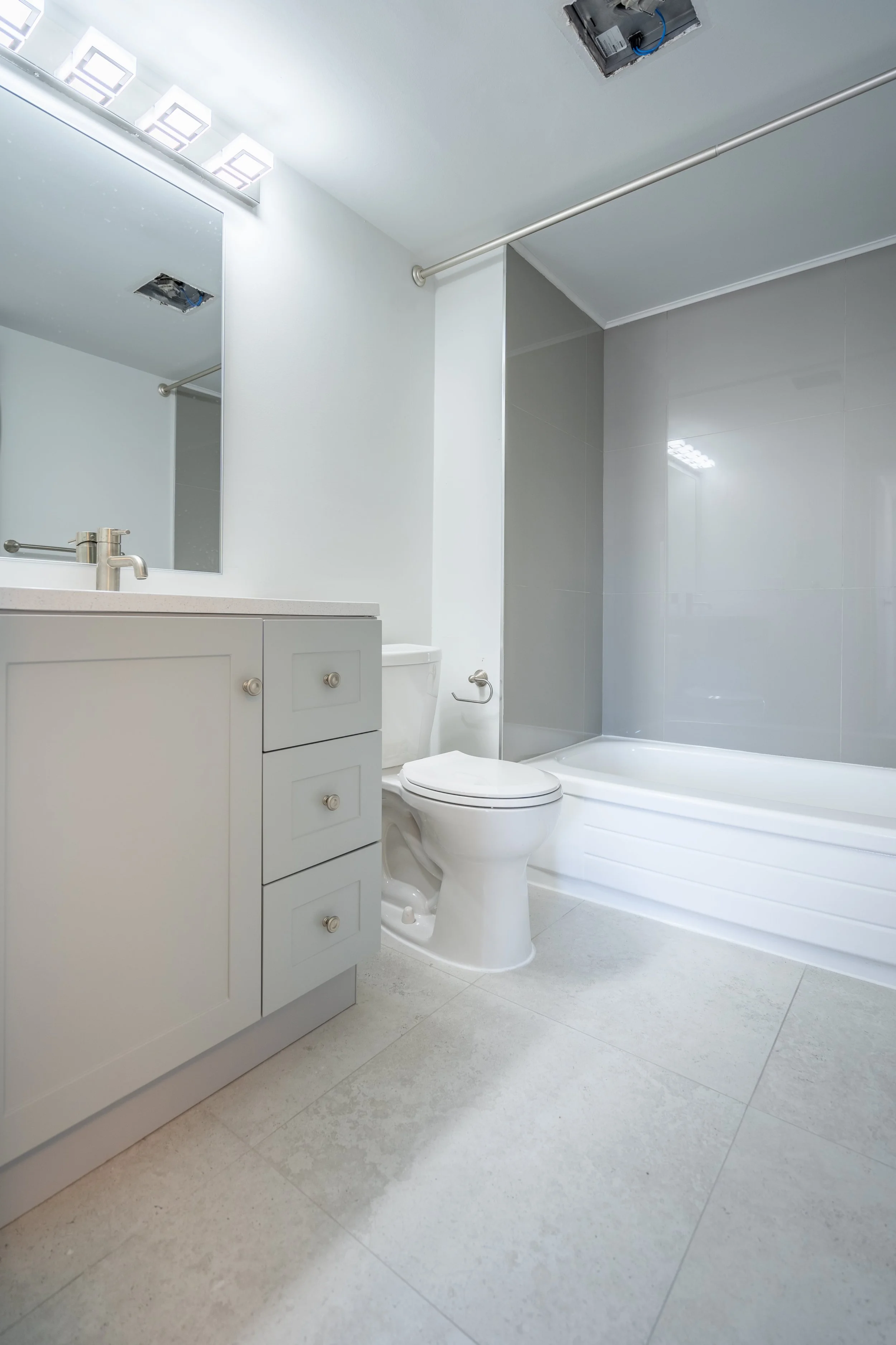 Unit_202 (3 of 12)-min.jpg