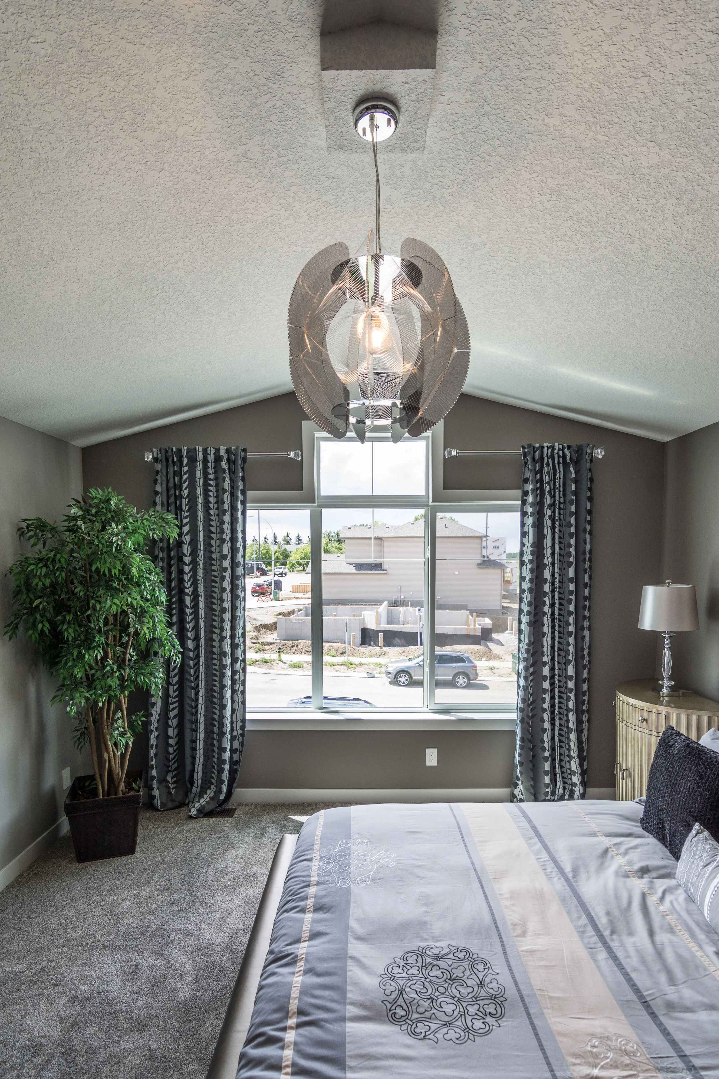 28-master bedroom 1-1702.jpg