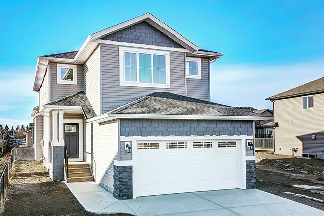 Beautiful Renegade Two-Storey (sold) 
1948 sq ft

Watch for our next custom spec home in Strathmore&rsquo;s Wildflower Ranch community!

#strathmore #aquillahomes #wildflowerranchstrathmore