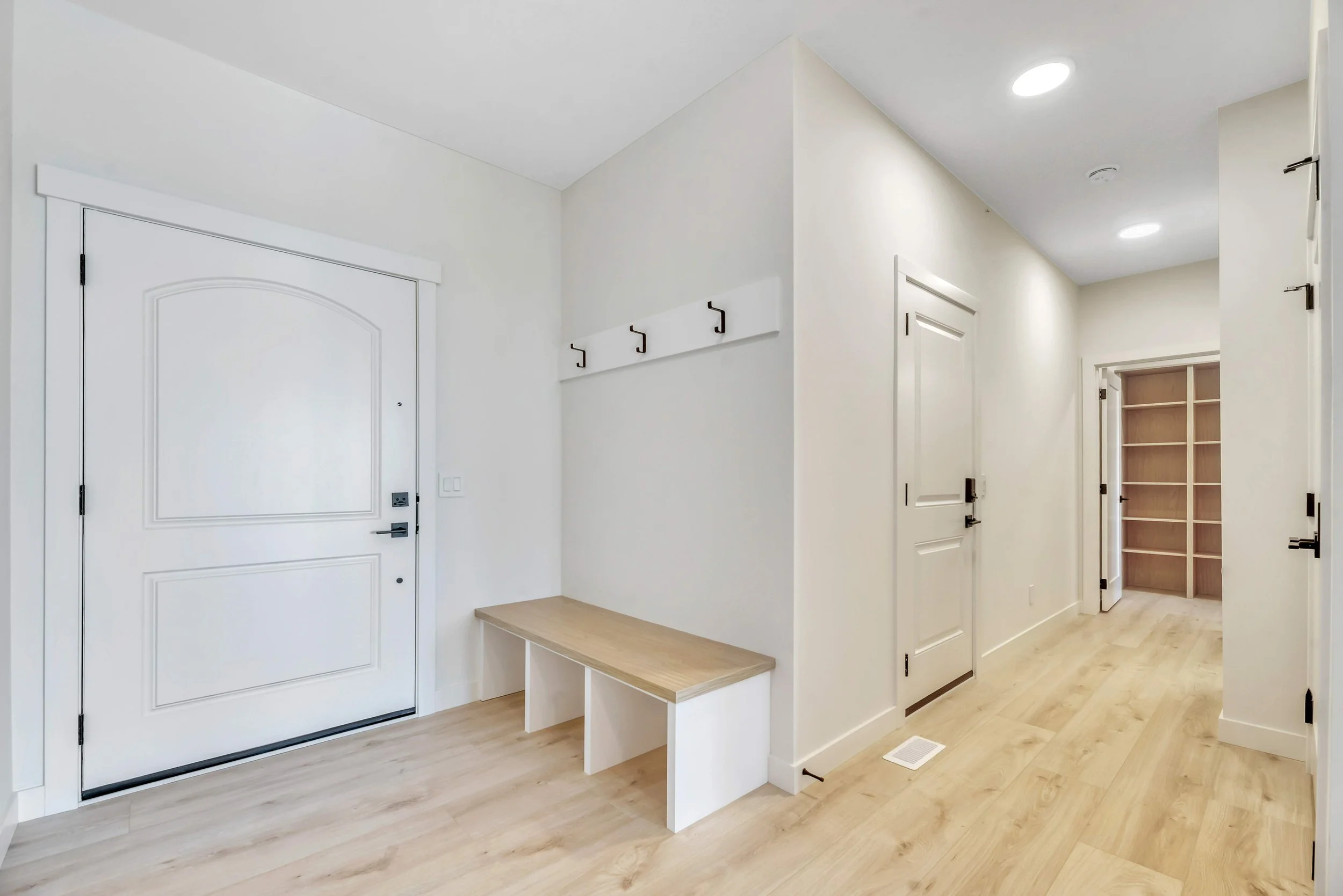Front Entry_01.jpg