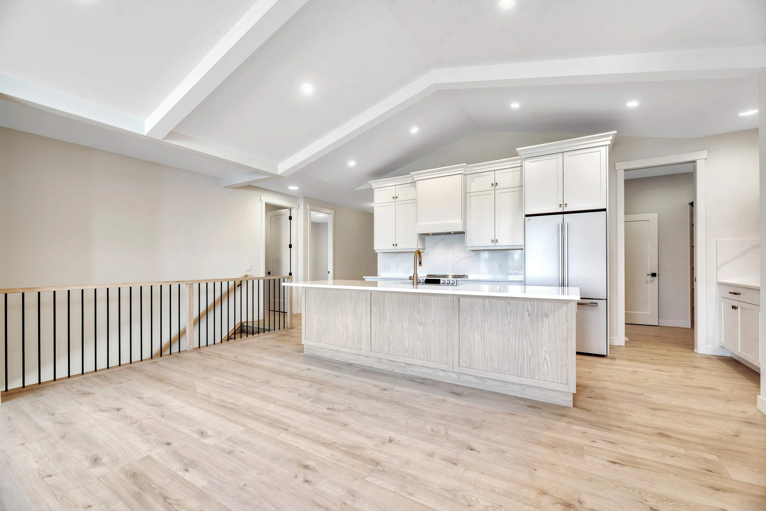 Kitchen_02.jpg