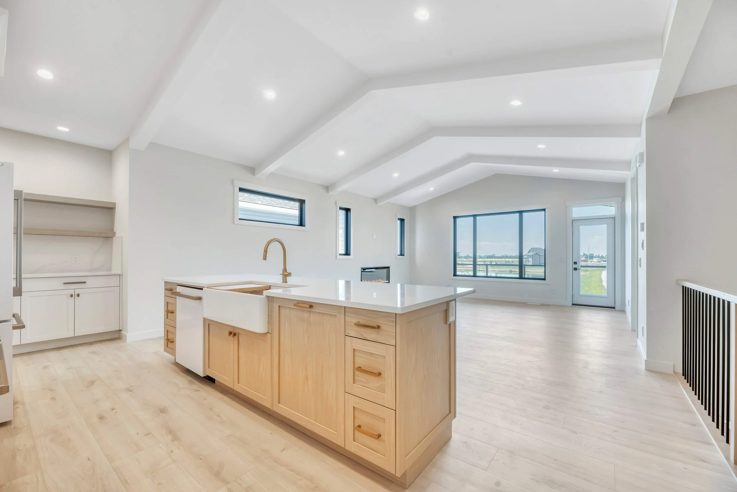 Main Floor_01.jpg