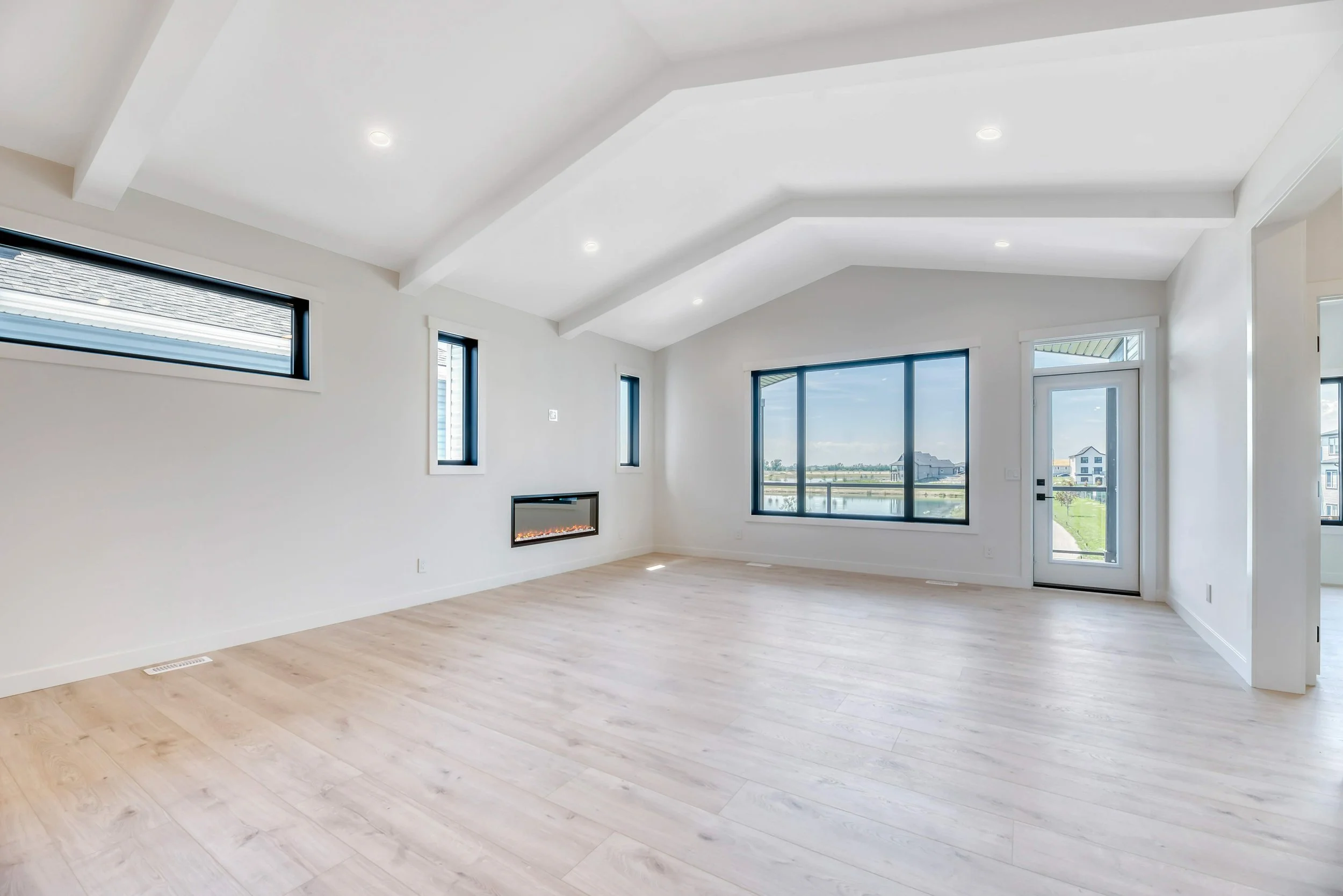 Main Floor_03.jpg