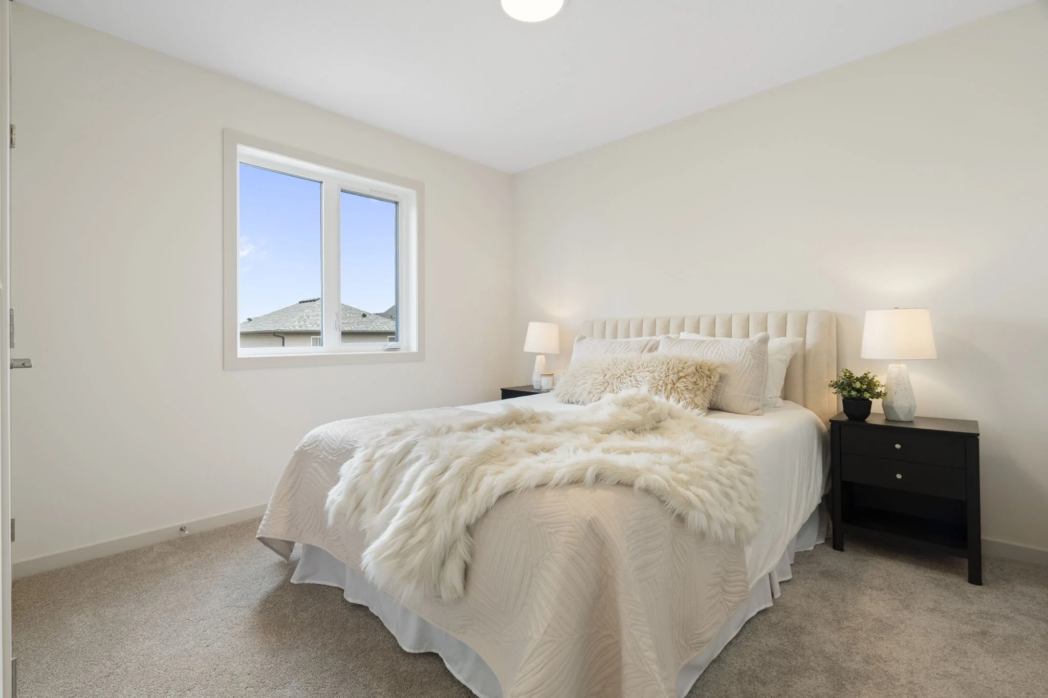 Bedroom_02.jpg