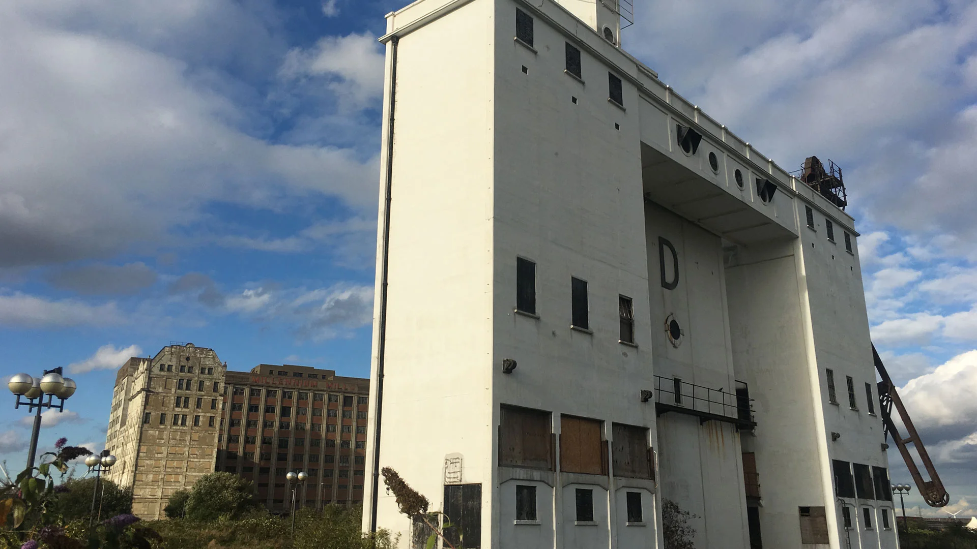 Silvertown_Silo_D_Mills.jpg