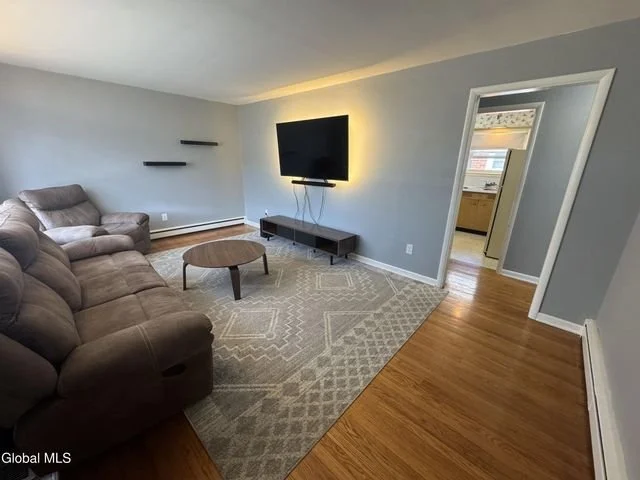126 Rosemont -2.jpg