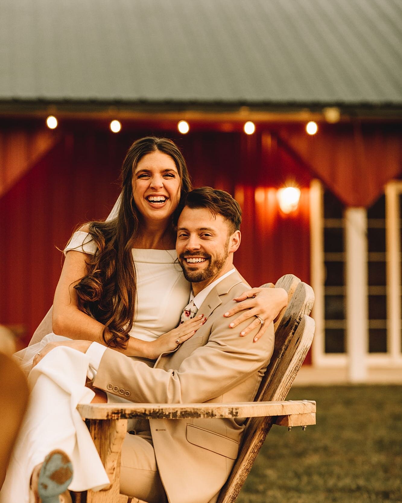 These ear-to-ear smiles accurately depict how we feel when you choose to get married in our space! 😄🥰
 
📸 @_caitmathis_