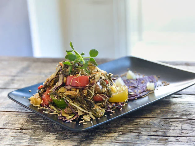 Pickled tea salad at Lahpet (copyright Kathrin Werner)