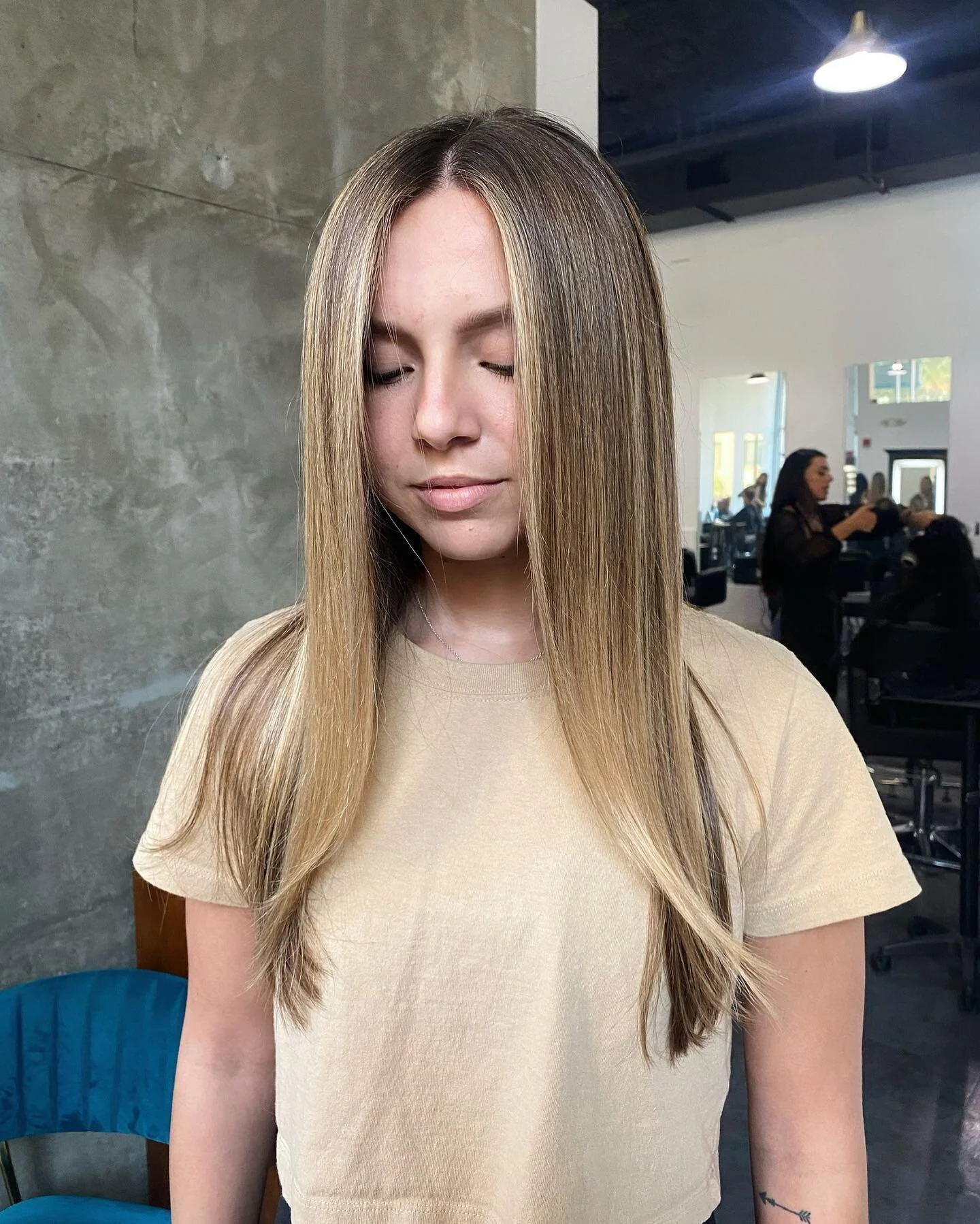 FALL // BRONDE 🤎🍁
&bull;
&bull;
To book an appointment 📲 407-270-9595

 #dayinthelife #IGK #hair #hairbykev #kbcolour #summer #hairstylist #orlandostylist #orlando #ftlaurderdale #beauty #orlandocolorist #transformation 
#extensions #extensionspec