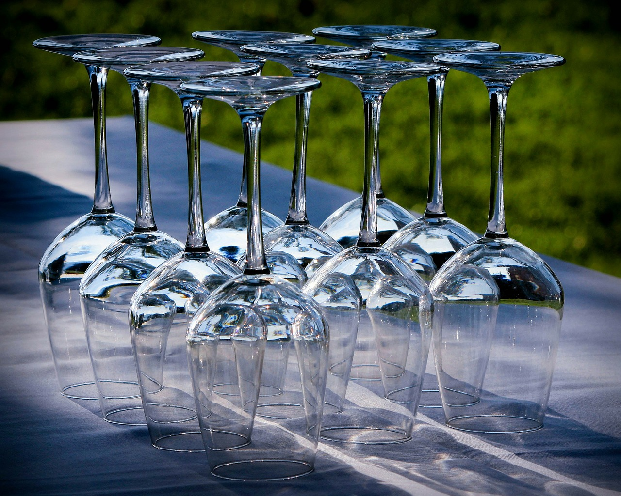How to Pack Wineglasses and Fragile Glassware