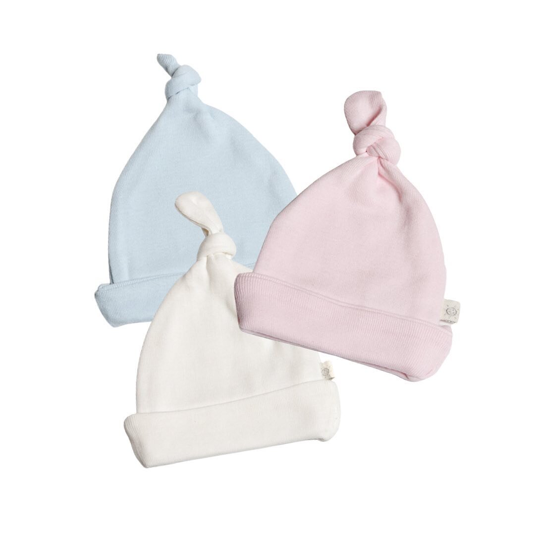 Is your baby&rsquo;s first hat a treasured item you&rsquo;ll keep forever? 🎀 

Whether it was perfectly planned outfit purchased in advance or a simple hospital provided singlet or knitted beanie, the first items worn by your baby are extremely spec
