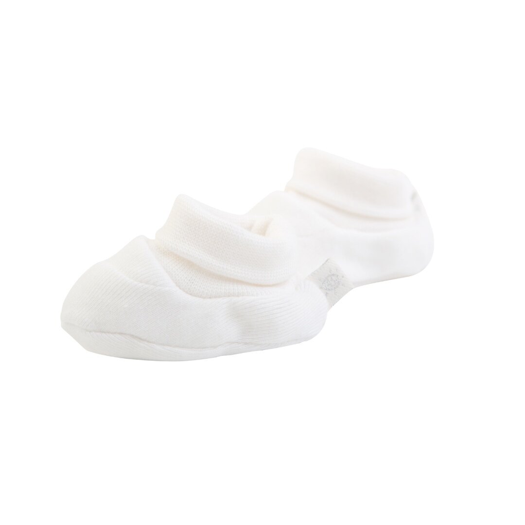 These booties are made for snugglin' ☁️ And that's just what they'll do ☁️⁠
⁠
There is just something so adorable about booties! Our Organics Booties will fit babies up to 4.5kgs with a foot measurement of up to 8cms. ⁠
⁠
They are available in Ivory,