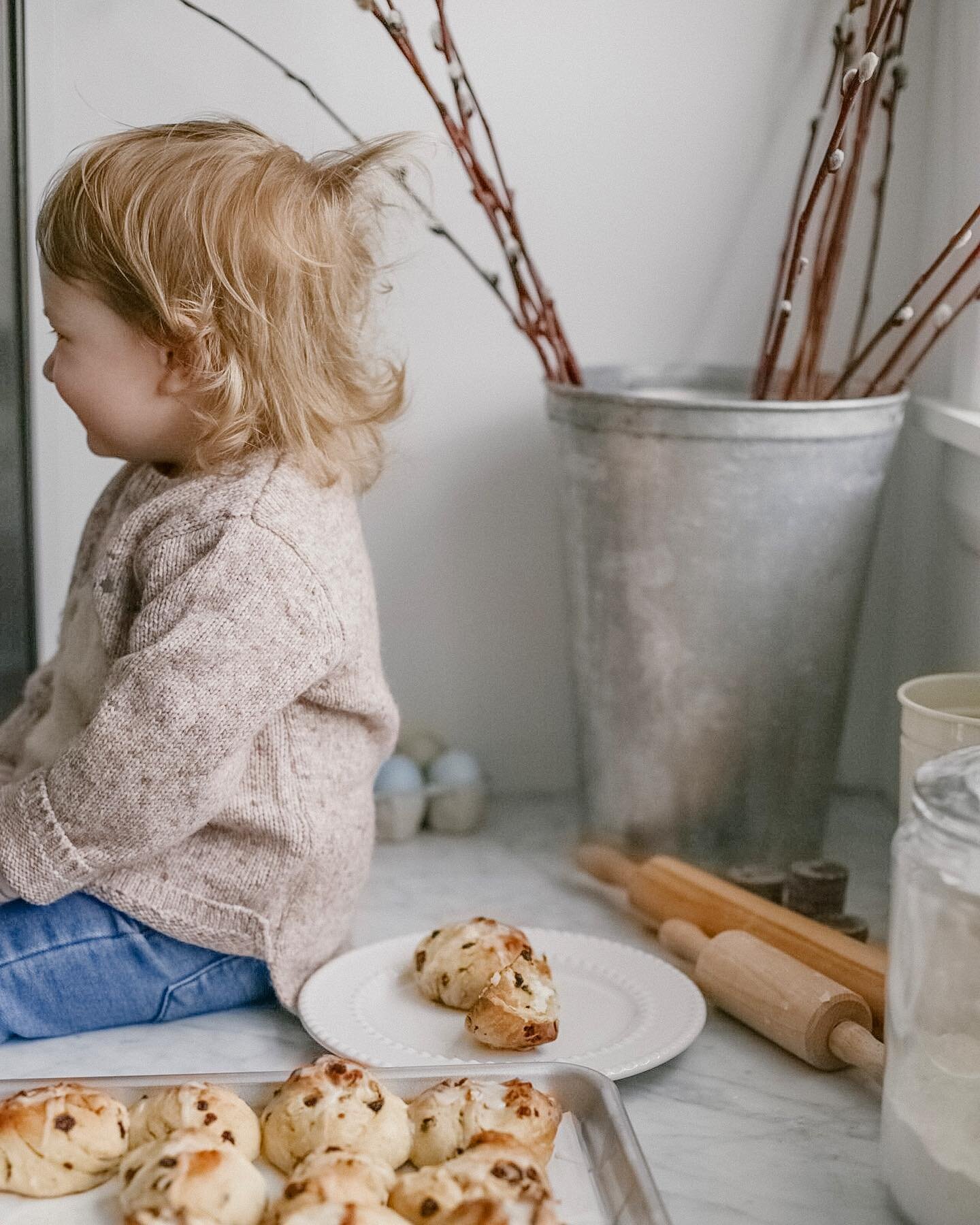 Today:dying dozens of eggs for an upcoming outdoor Easter egg hunt we&rsquo;re hosting for Teddy and her youngest of cousins.

Q:Do you dye eggs, or did you, growing up? 

Later we&rsquo;ll head mum&rsquo;s for food.
We dedicate Sundays to family tim