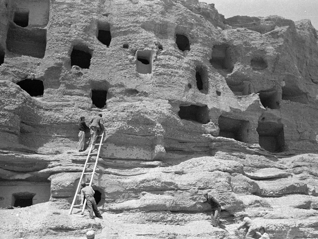 Dunhuang_View-of-the-Northern-Mogao-Caves-fig+1940-43.jpg