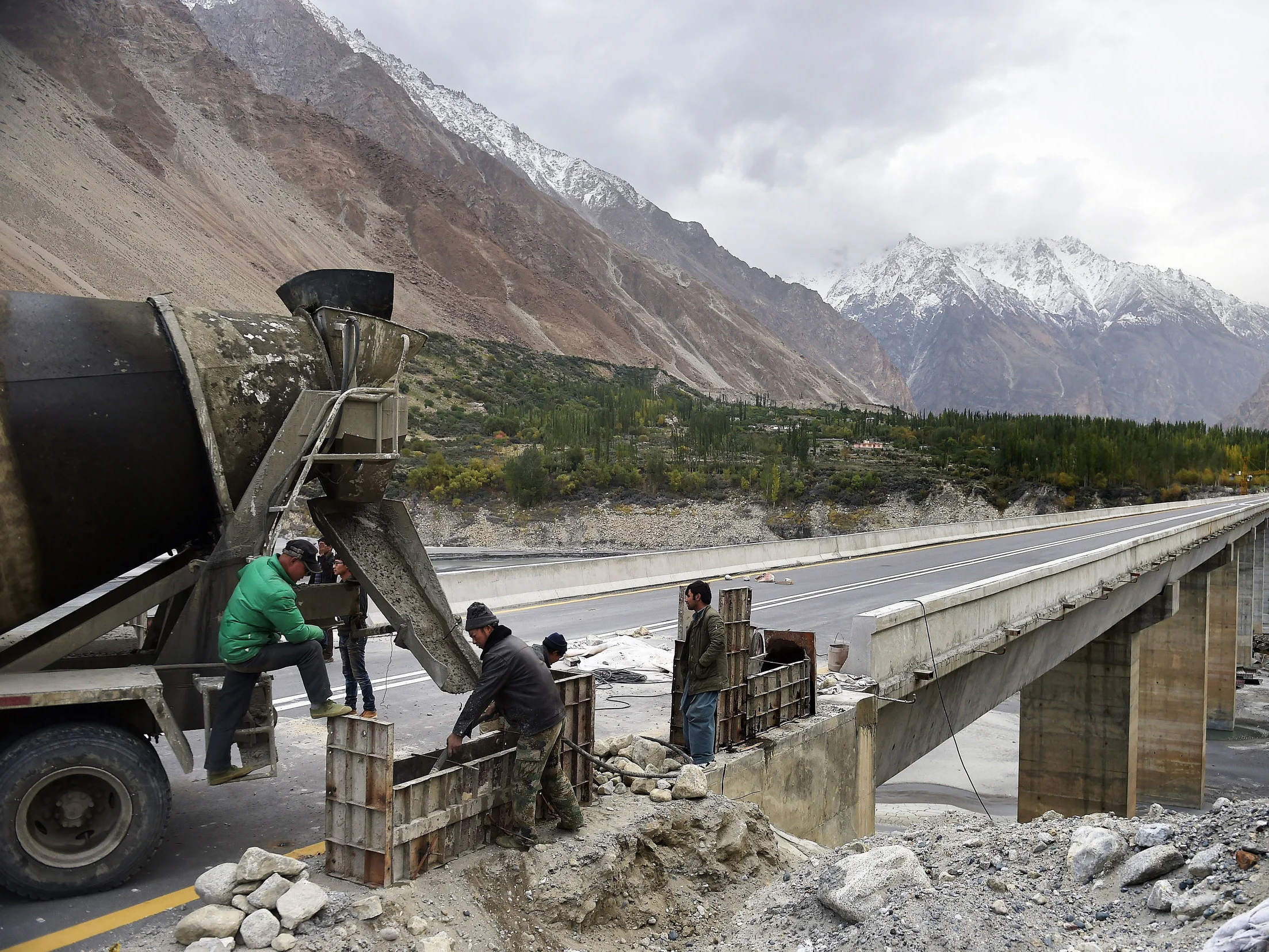 Pakistan+Highway.jpg