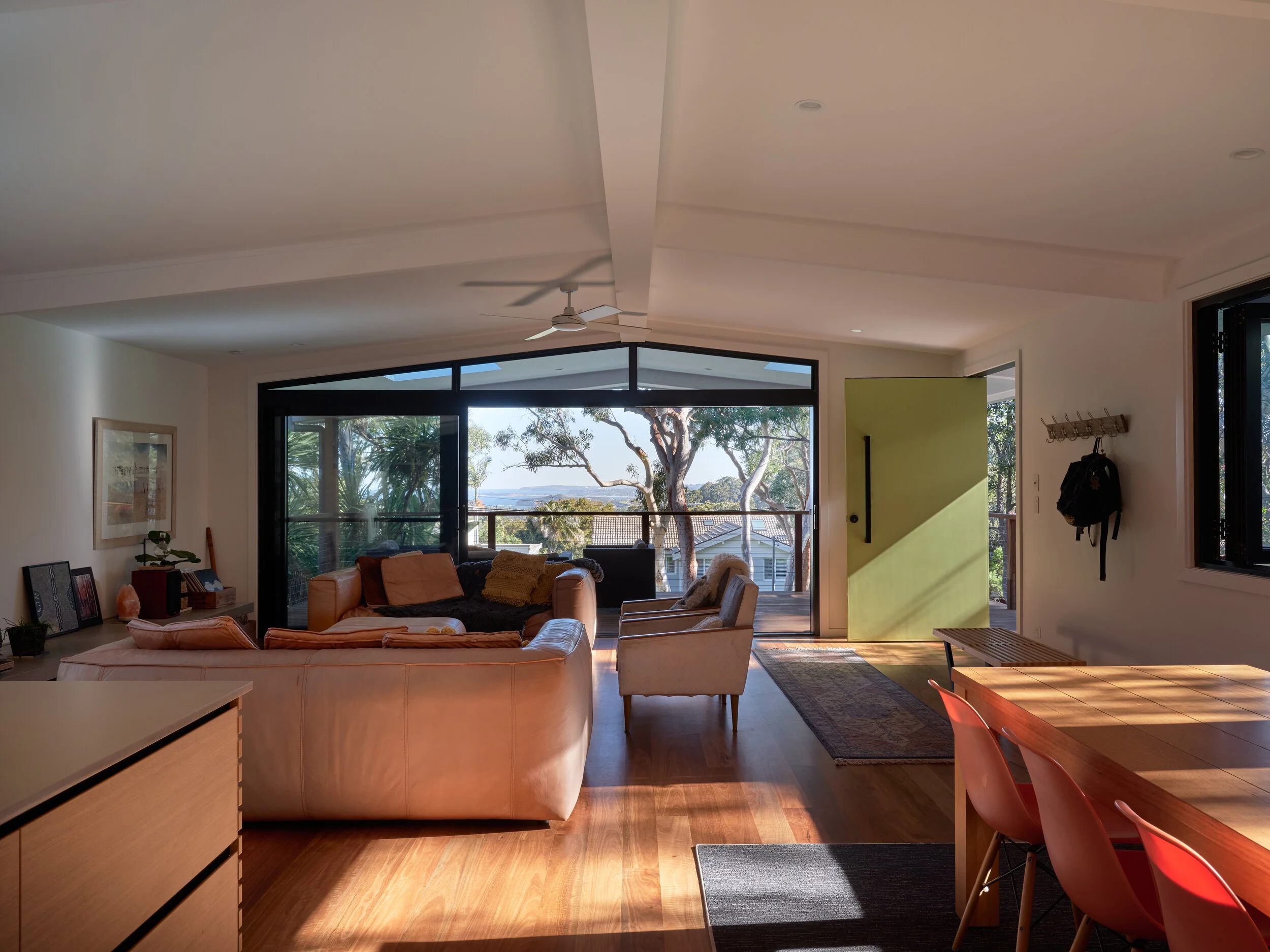 BTP5760px-sRGB_HH-KC-72Outlook-Bilgola3489.jpg