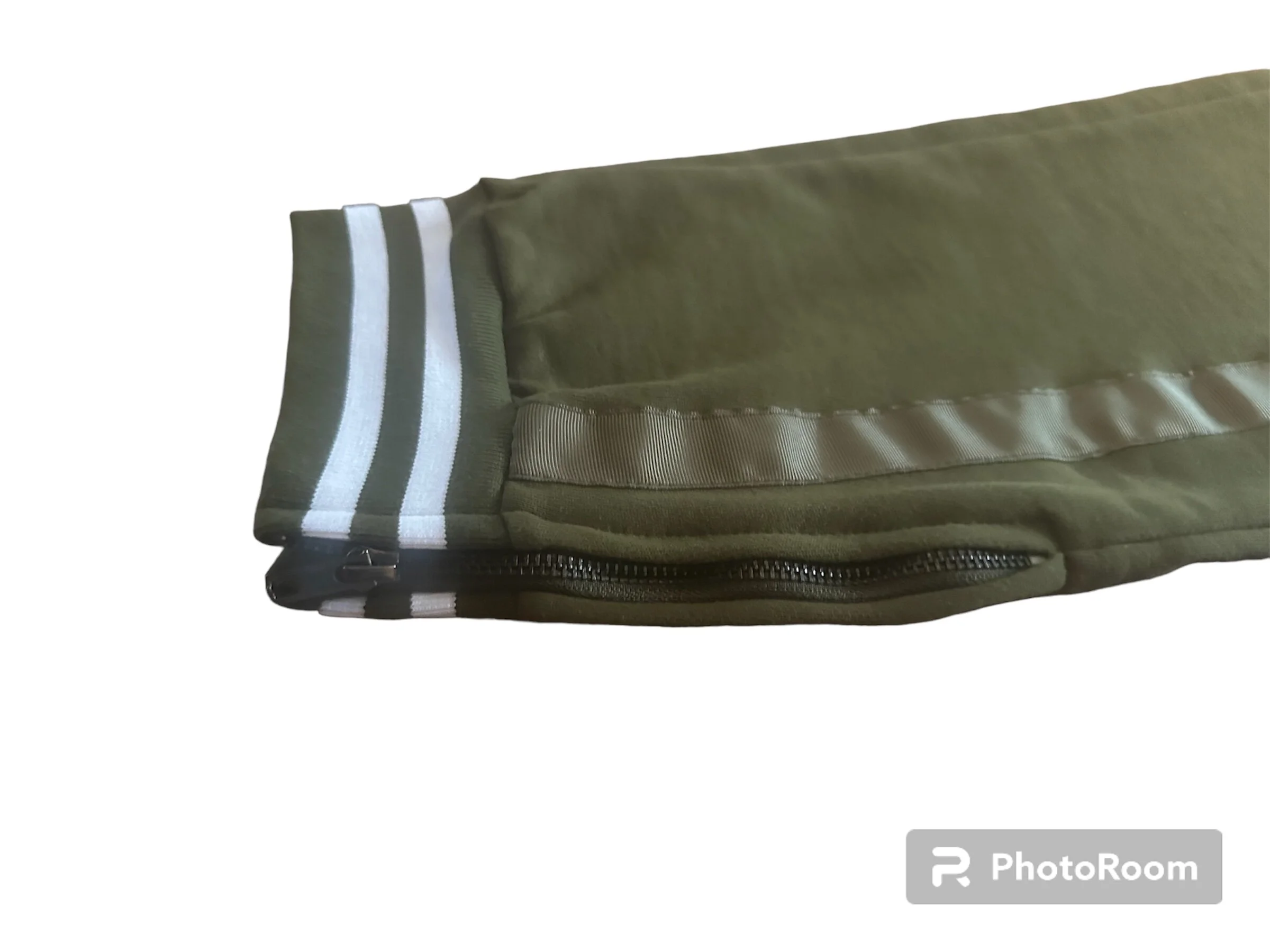 E1093022-FF4B-4F20-BD89-0F66D8A70C61