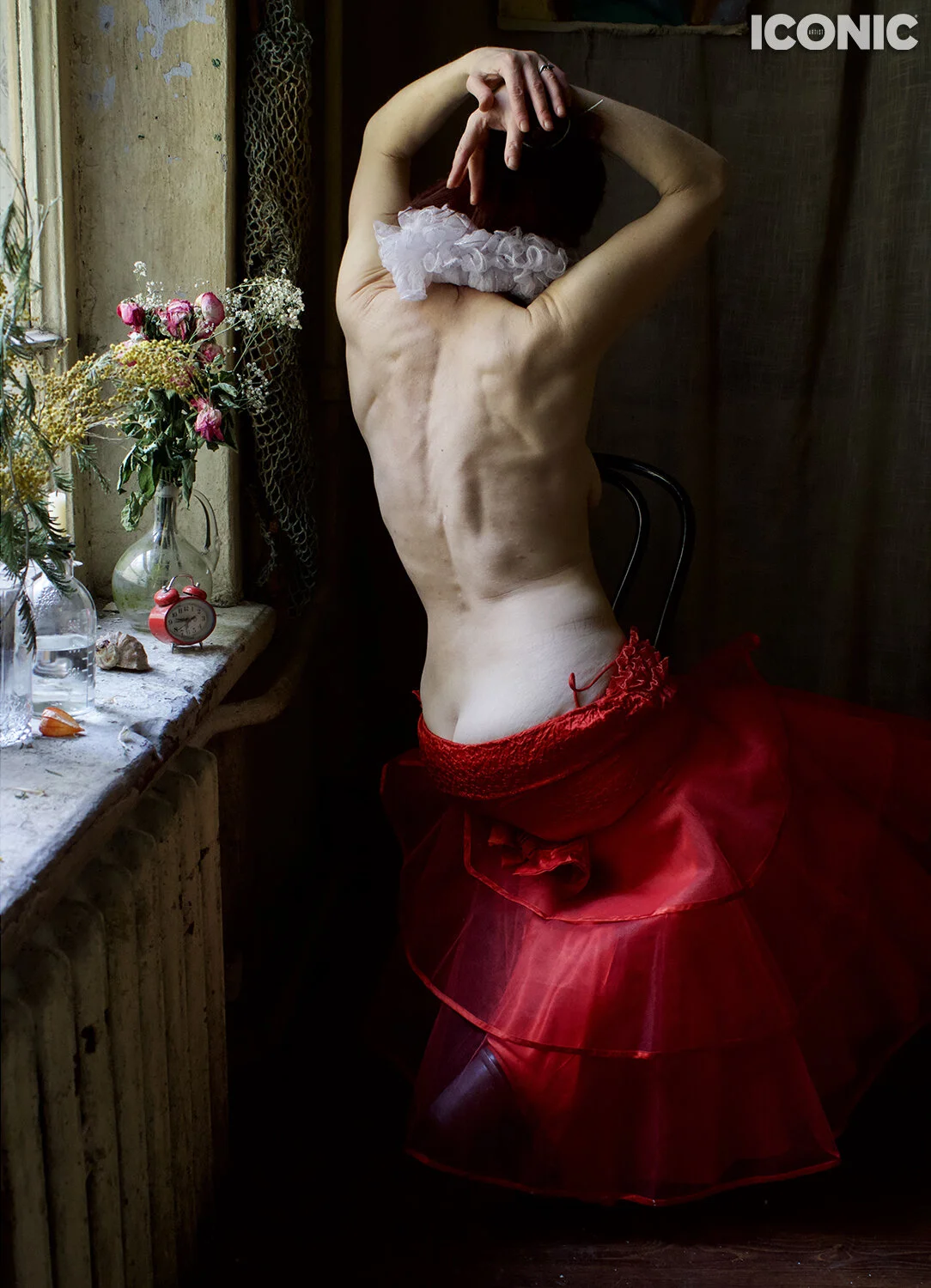  Red and nude