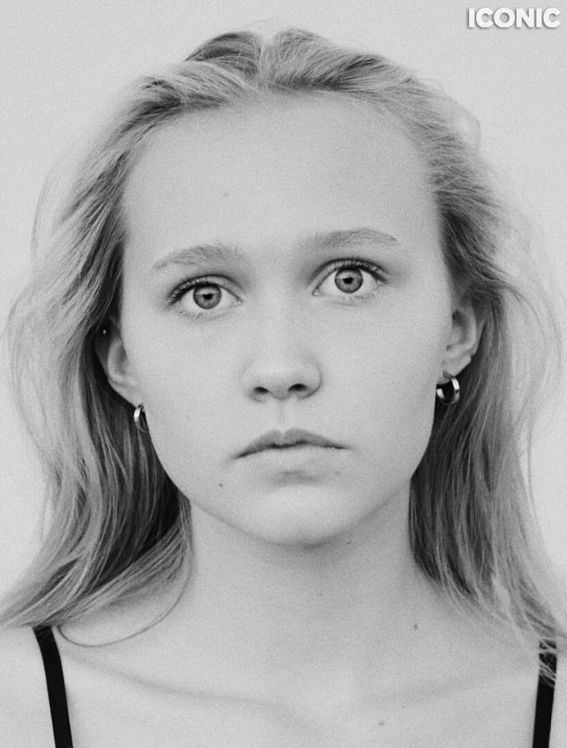  eyes
