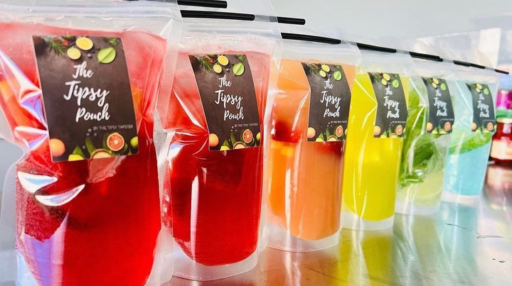 We love them fun and oh-so-delicious pouches from @thetipsytapster_bartending (our favourite is the cosmopolitan)