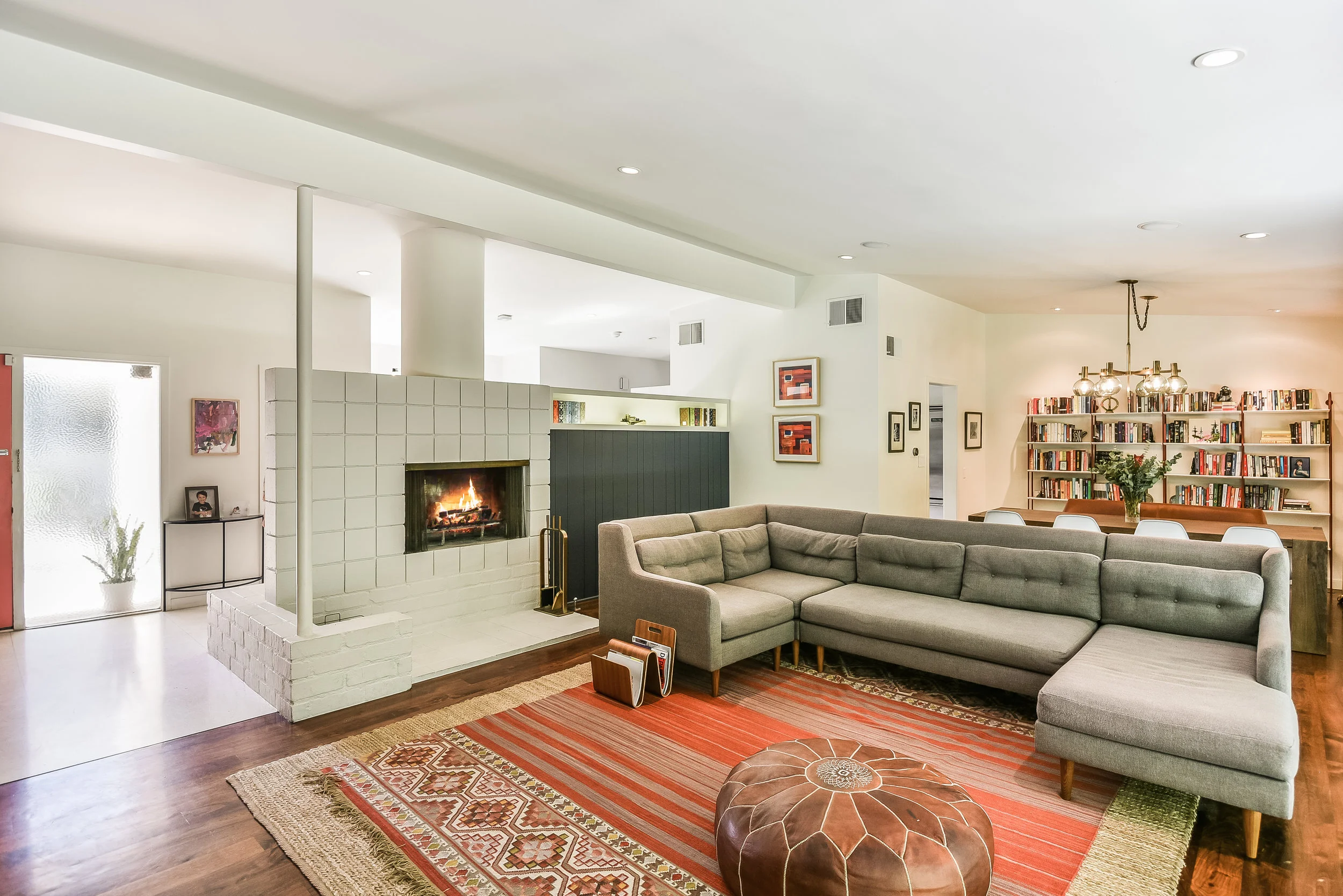 007_Living Room 2.jpg