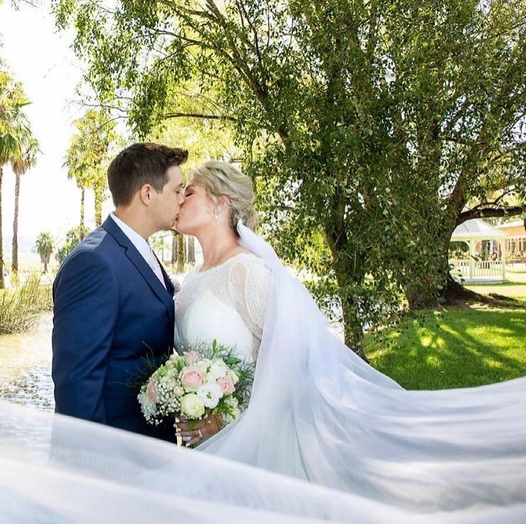 Congratulations to Brooke and Travis as they start their wonderful journey as a married couple.

#mudgeeweddingflorist
#mudgeewedding
#prettywedding
#mudgeeflowers
#weddingfloristmudgee
#mudgeebride
#brideandgroom
#floristmudgee