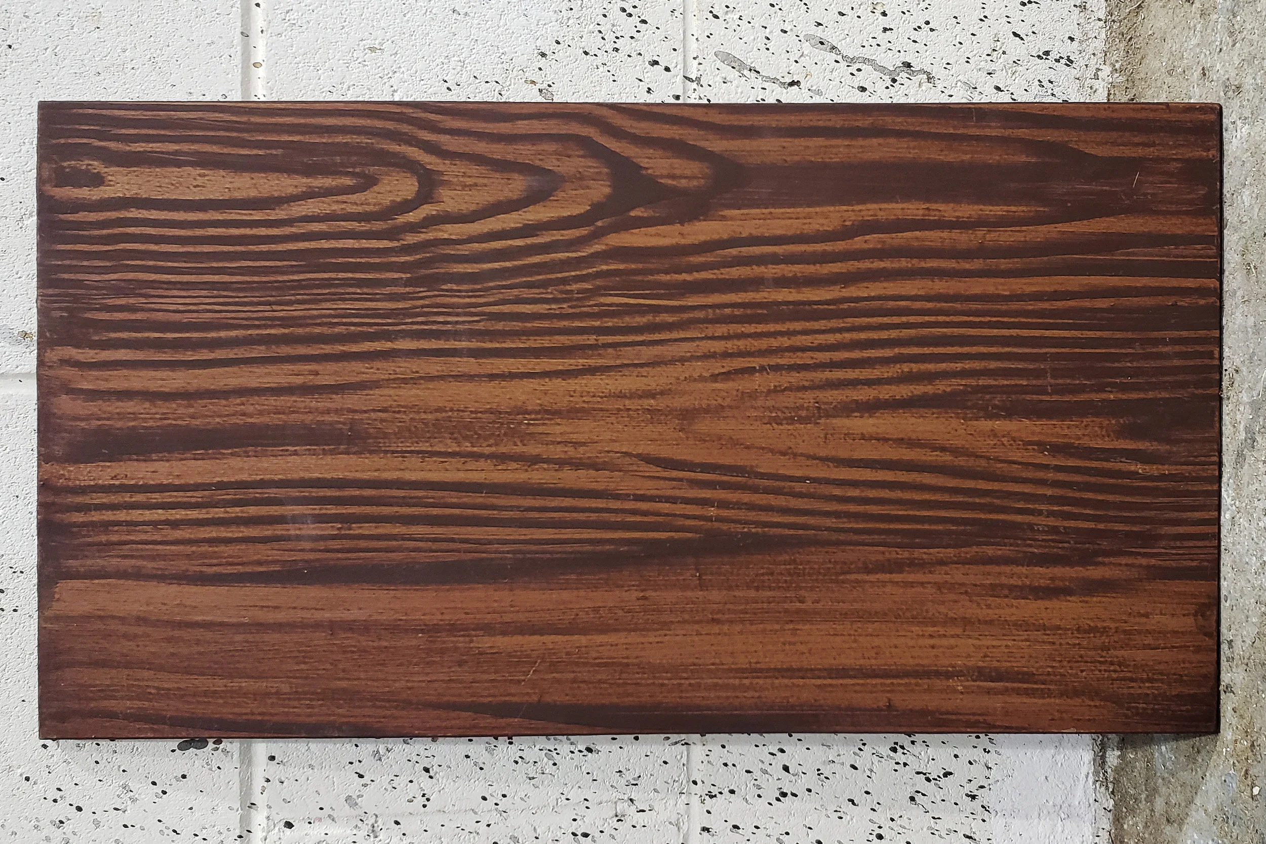  Knotted wood grain sample board 