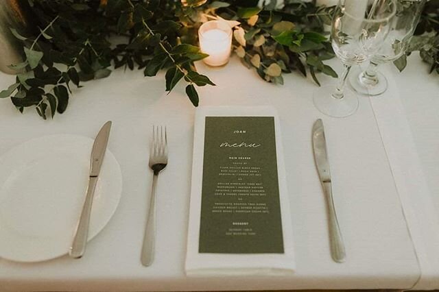 Crisp white linen and touches of green are two of our favourite things! 👌🏼 Stationary - @emmalouisedesign  Catering - @supper_road_weddings
Captured by @parishawkenphoto