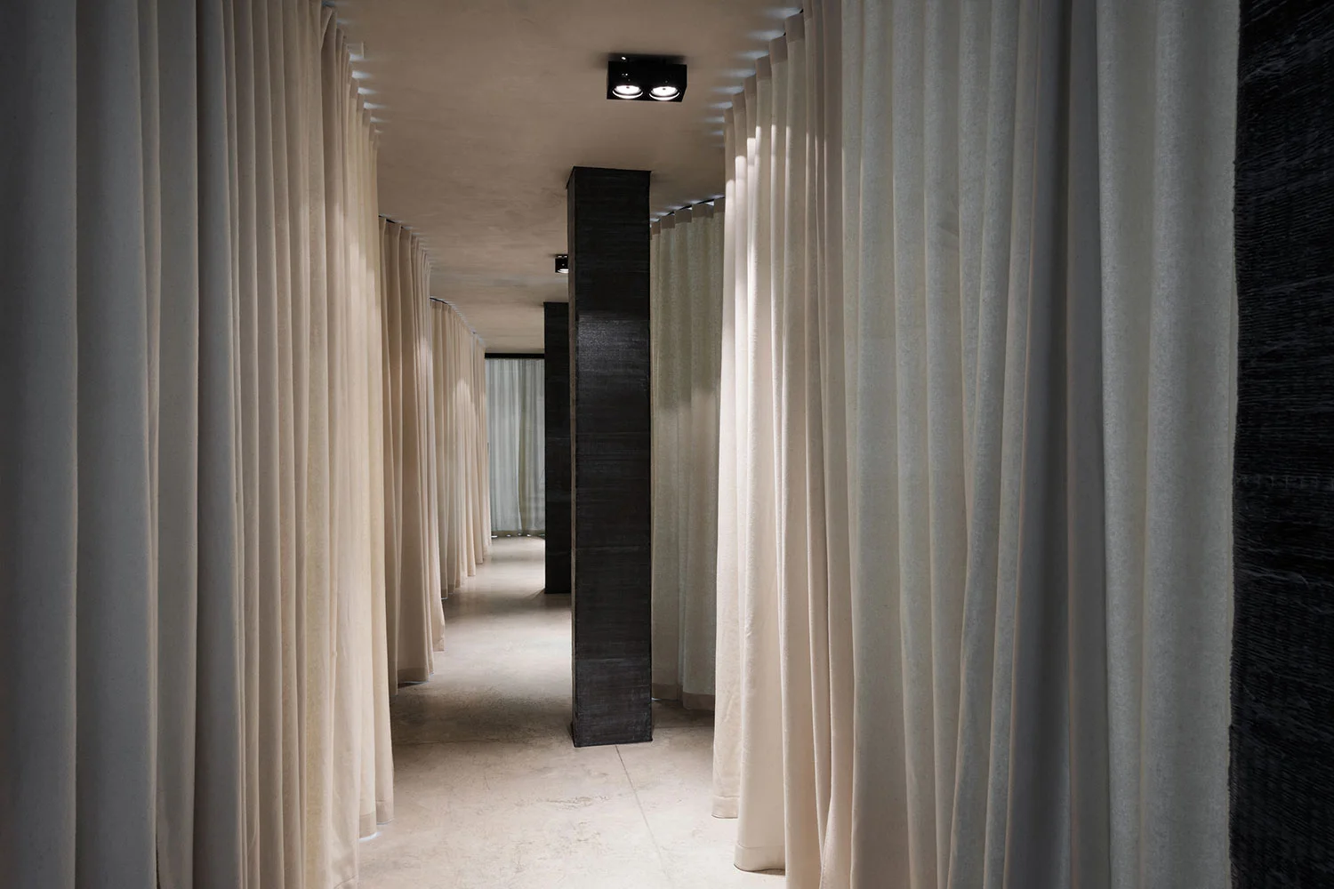 096__UNCURTAIN-OFFICE_01_dekleva_gregoric.jpg