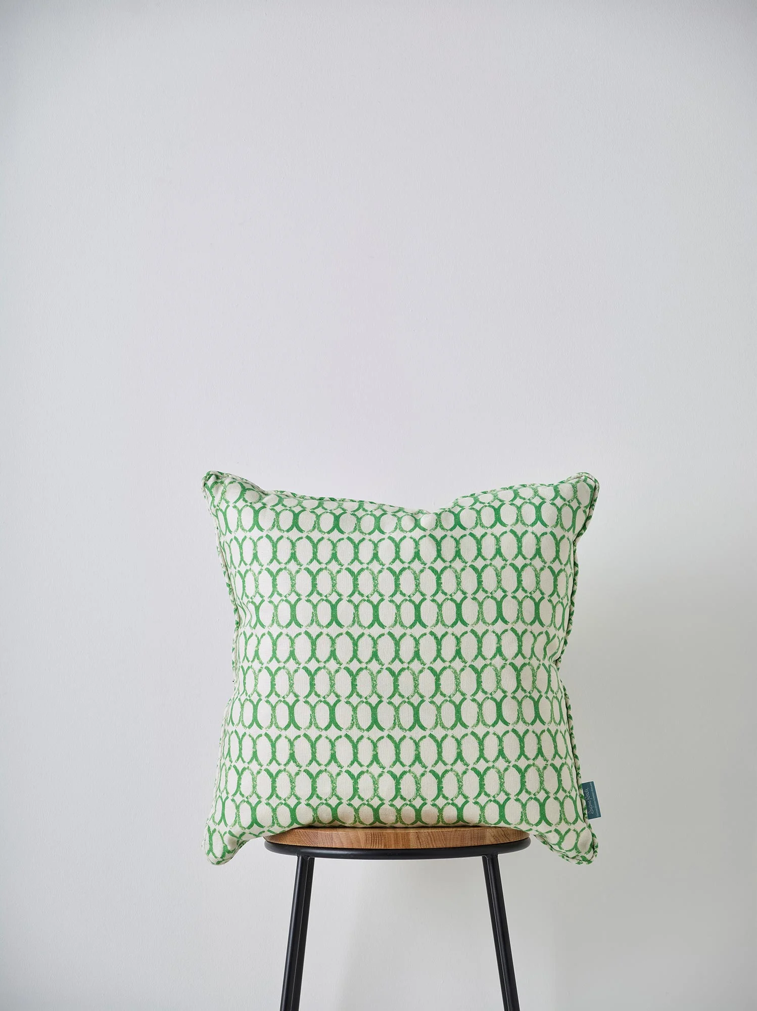 Cushion Curved Metal Green