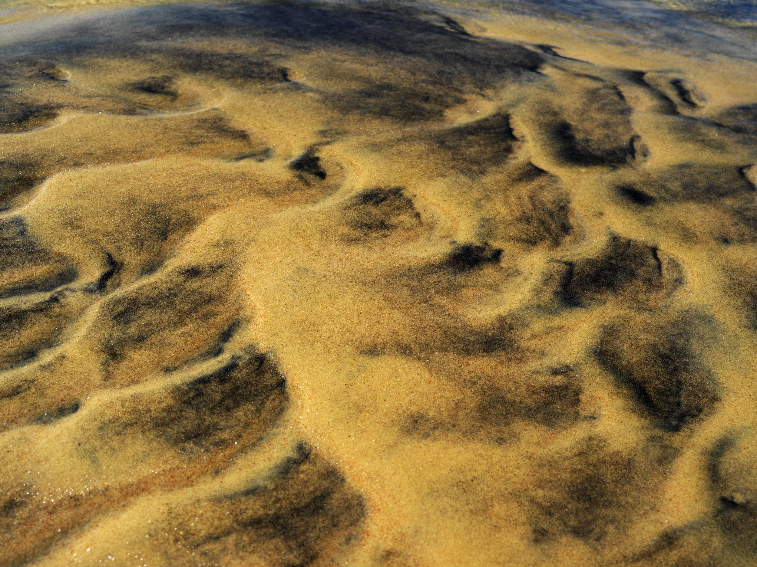 Edition of 3: 120 x 160 cmEdition of 5: 60 x 80 cmEdition of 5: 30 x 40 cm