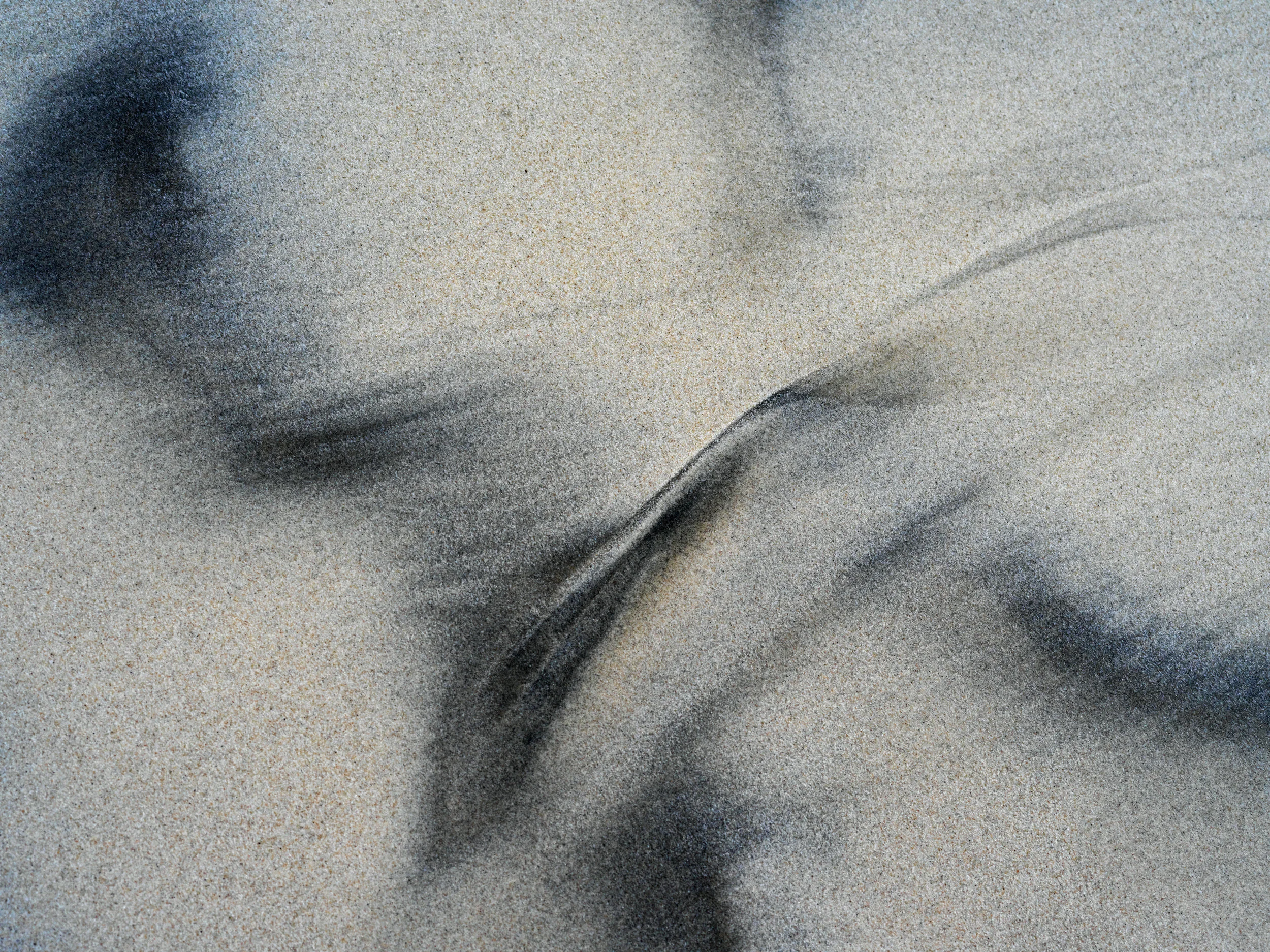 Edition of 3: 120 x 160 cmEdition of 5: 60 x 80 cm ( 4/5 left )Edition of 5: 30 x 40 cm