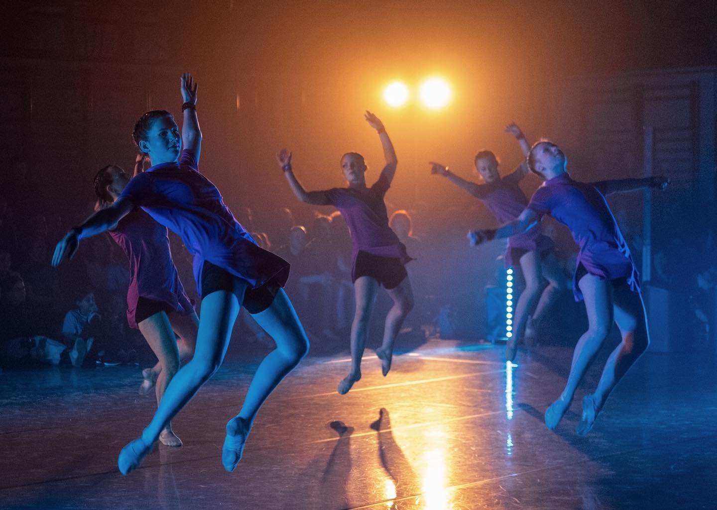 Dans voor het goede doel door de @leuvenseballetakademie #leuven #salcohaasrode #leuvenseballetacademie #dans #balletphotography #dance #dancephotography #ballerinapassion #dansfotografie #dansfotograaf #fujixt4