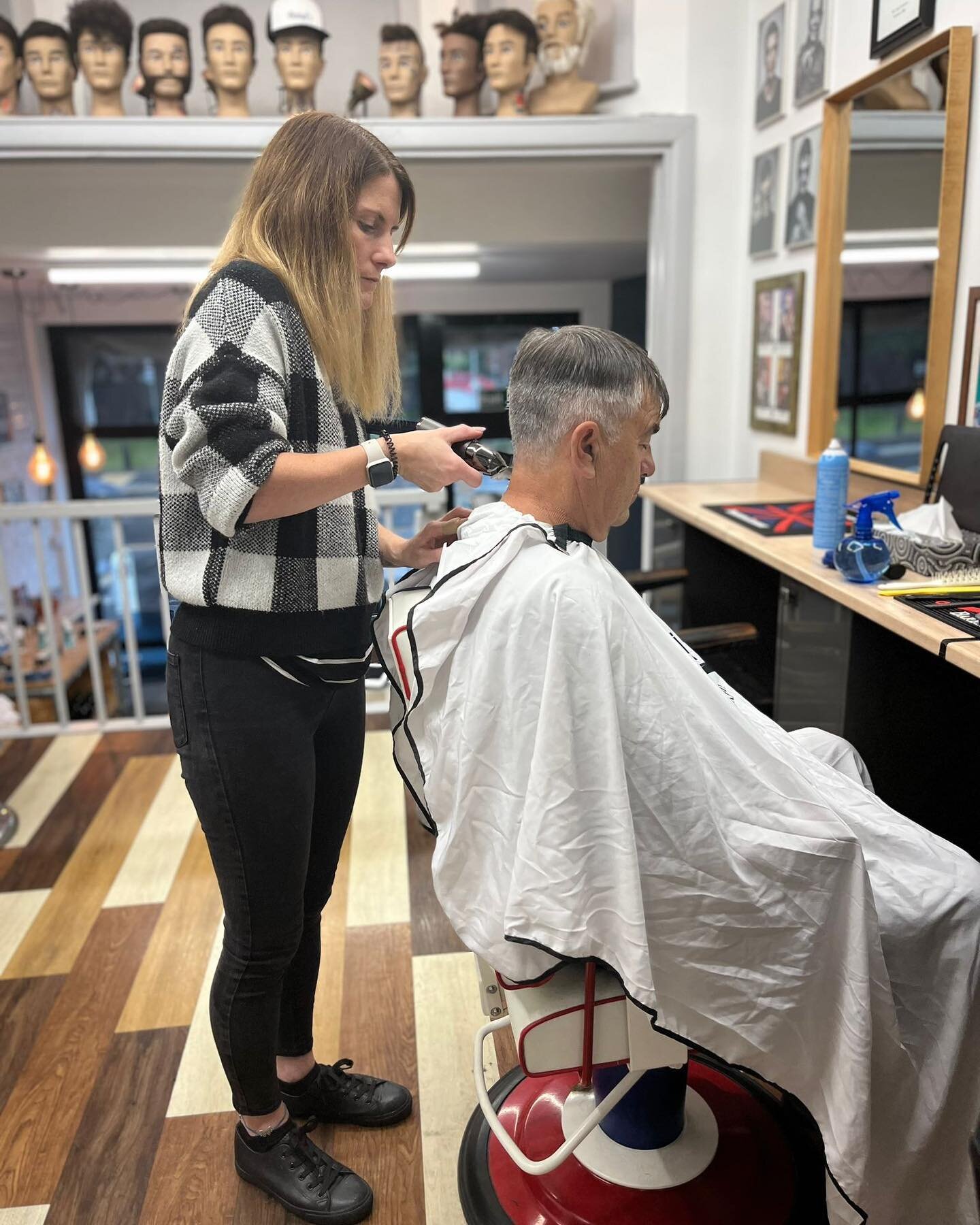 Today Hairdresser to Barber!!
Only a small class but that means quality time with our brilliant educator @barber_girl_hannah. #barberlove #Barberlife #barber #menshairdressing #mensgrooming #barbereducation #menshair #haireducation #miketayloreducati