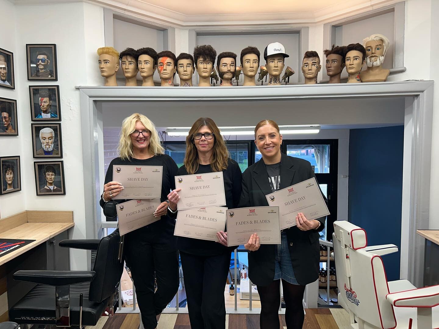#fadesandblades #shaveday for @gloucester_college! These guys where awesome and came on this two day special course so they can start delivering barbering level 3.
If your team need some CPD check out www.greatbritishbarberingacademy.com #barberlove 