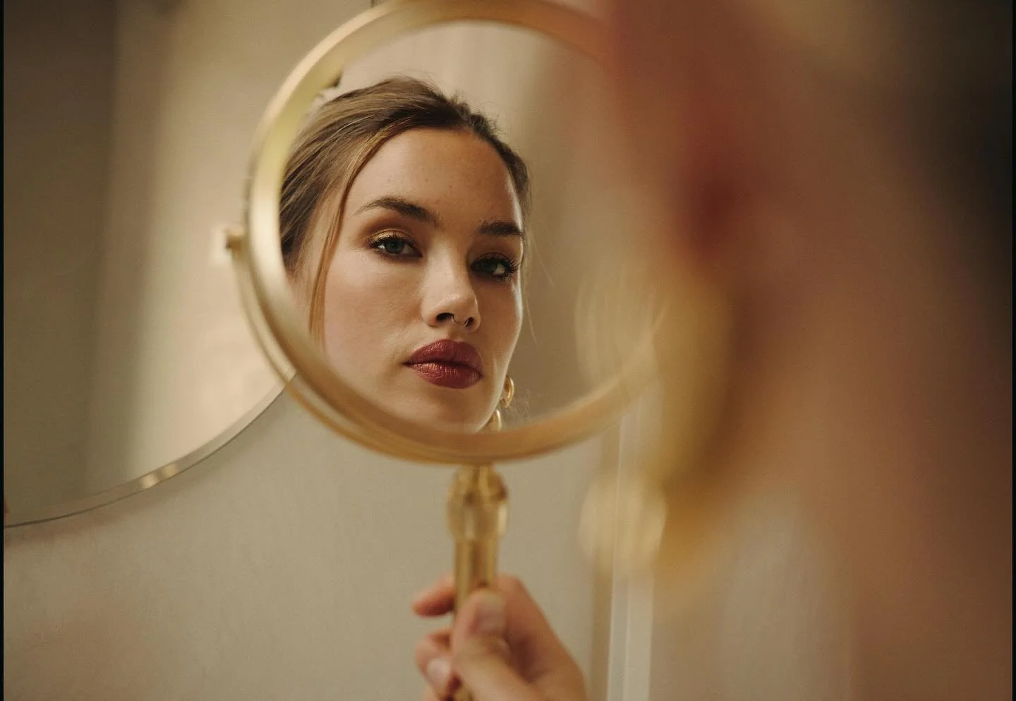 Some lighting for @modaoperandi x @isamayaffrench 💡 

Maiden flight for our new set of @godox_global liteflow mirrors - extremely nice set and already full of finger prints. Just how we like it 💪

-
Client: @modaoperandi
Associate Creative Director
