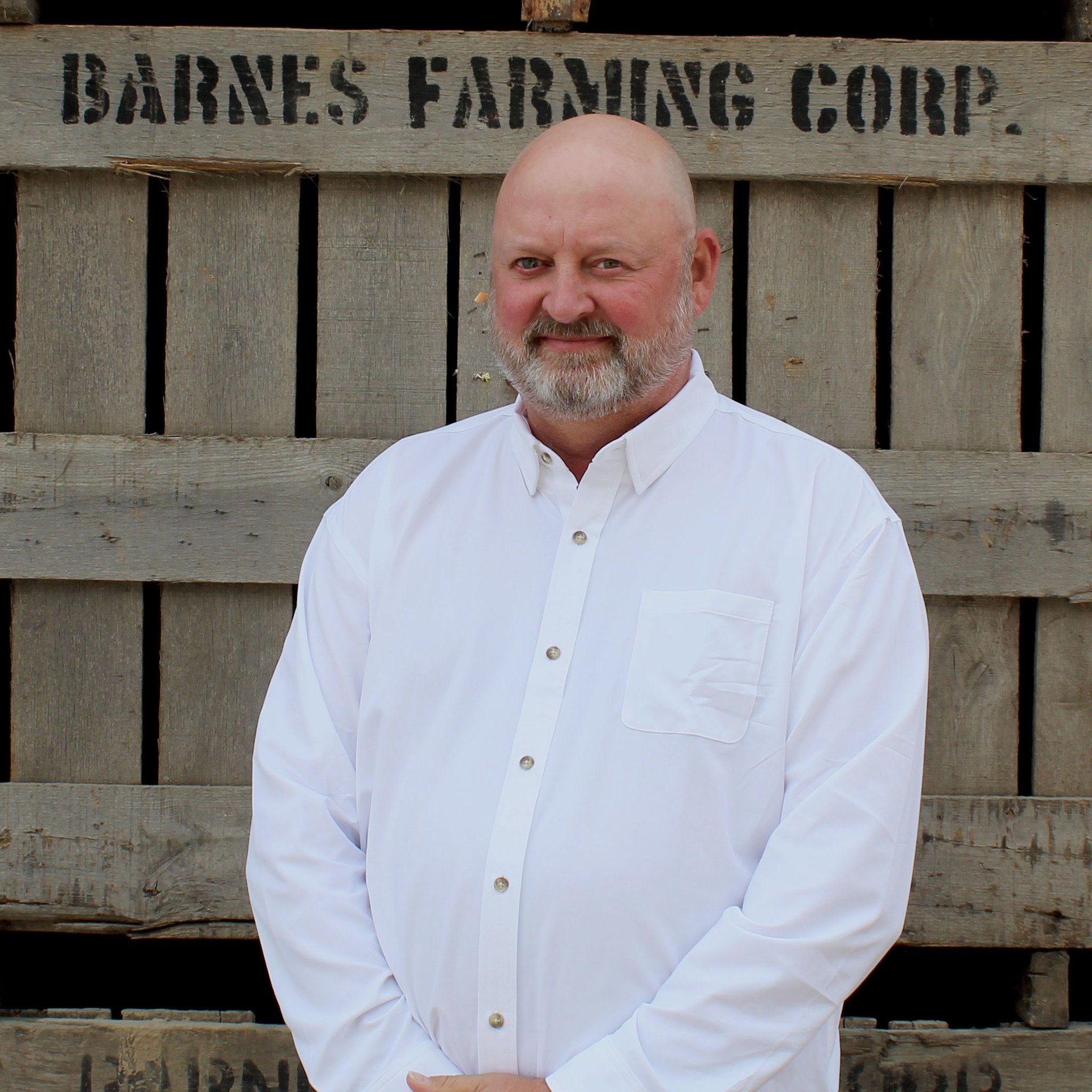Employee Spotlight 🔦

Meet Clint! Clint joined Barnes Farming last year as one of our Farm Managers, where he oversees our tobacco, soybean, and peanut production.

With more than 25 years of experience in agriculture and farm management, Clint brin