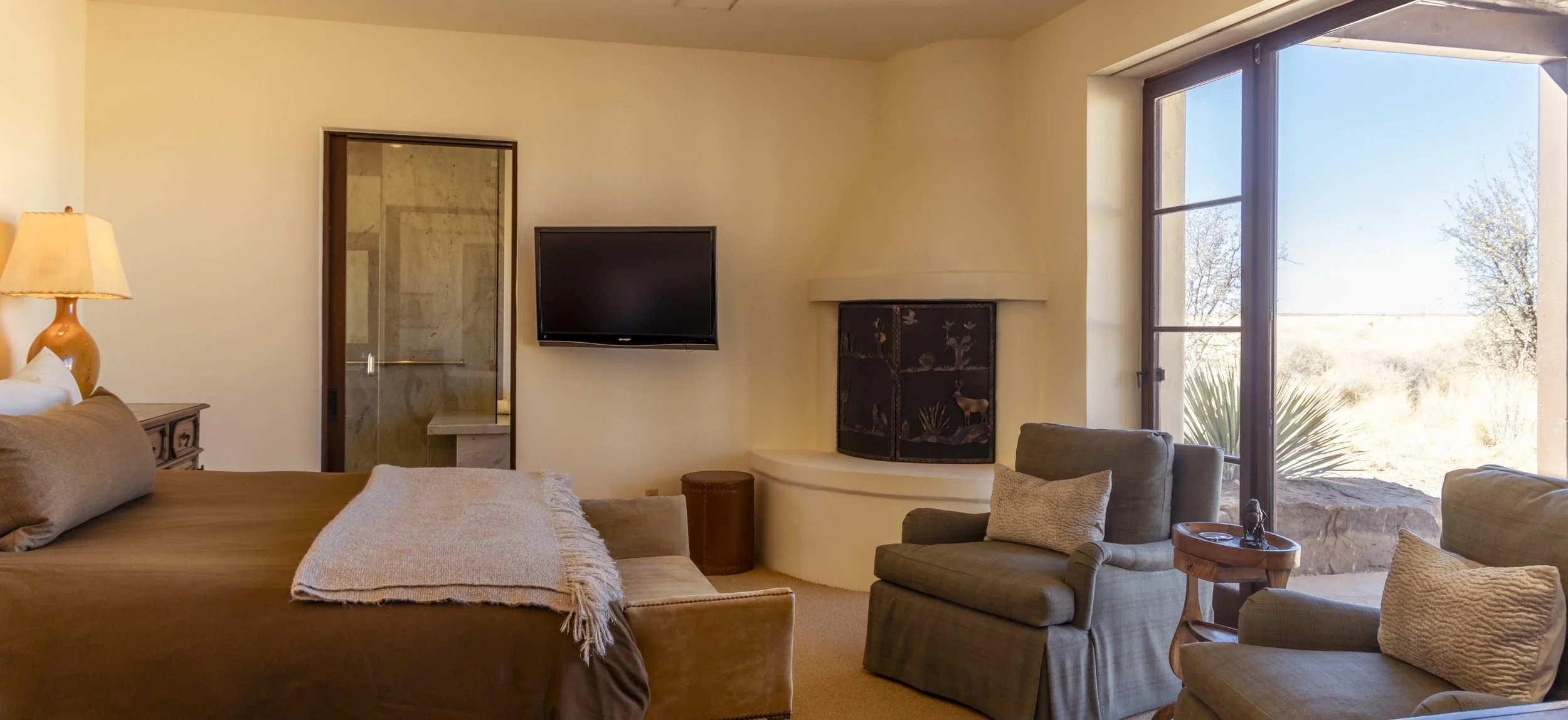 Master Suite Sitting Area &amp; Fireplace