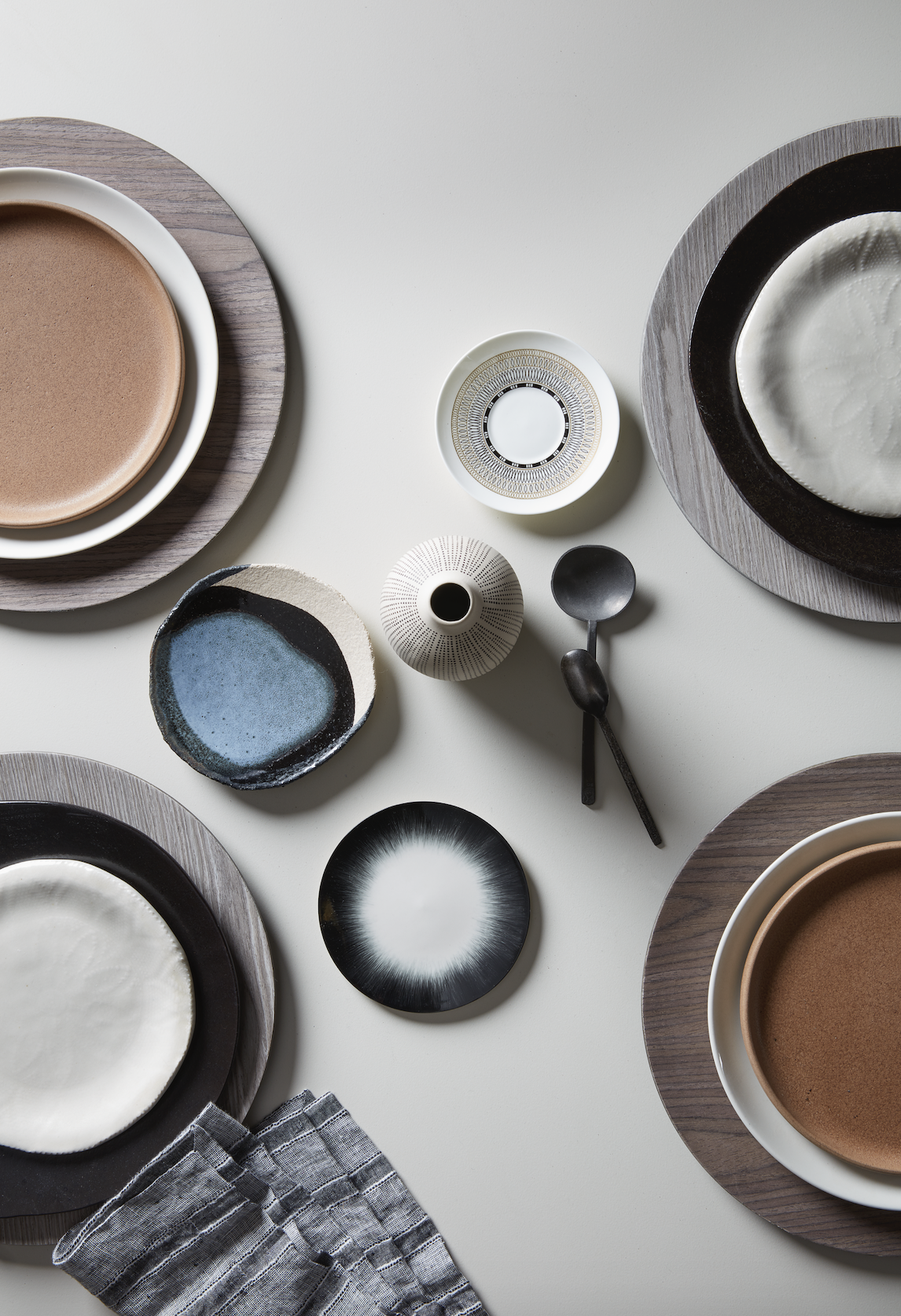 Festive Feasting: Designing Your Table Setting For Winter