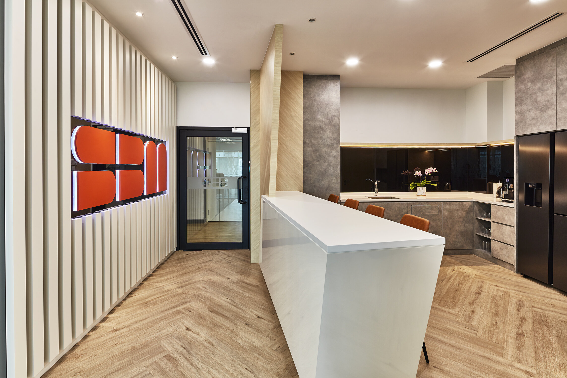  A play of different geometries at the SBM Offshore office 
