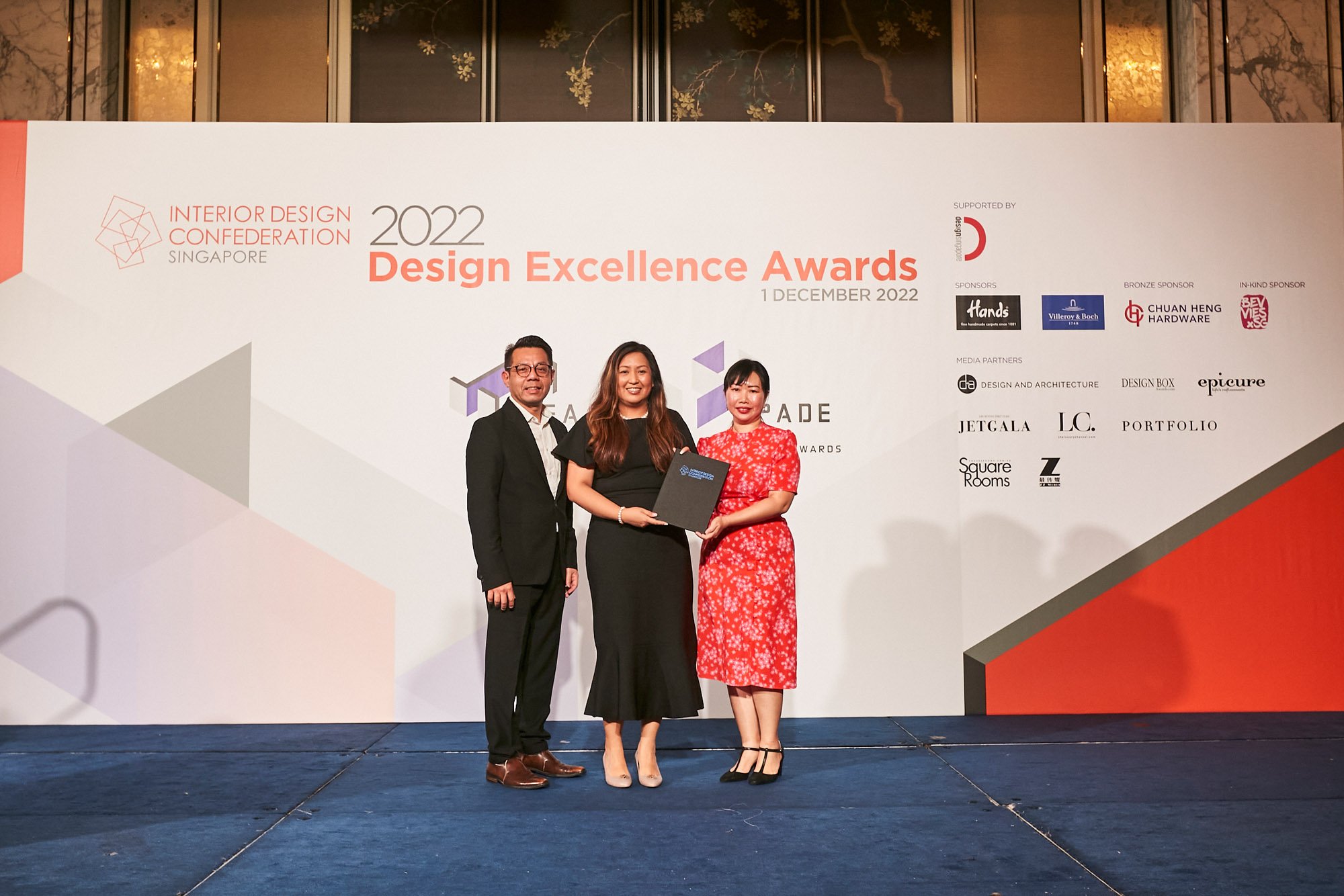  Senior Project Manager, Clarence Tan, with Senior Designer, Althea Almazar, on stage to receive the Highly Commended award for JobStreet’s Singapore Office in the Best Workplace Design ≥ 5001 sqf category.  