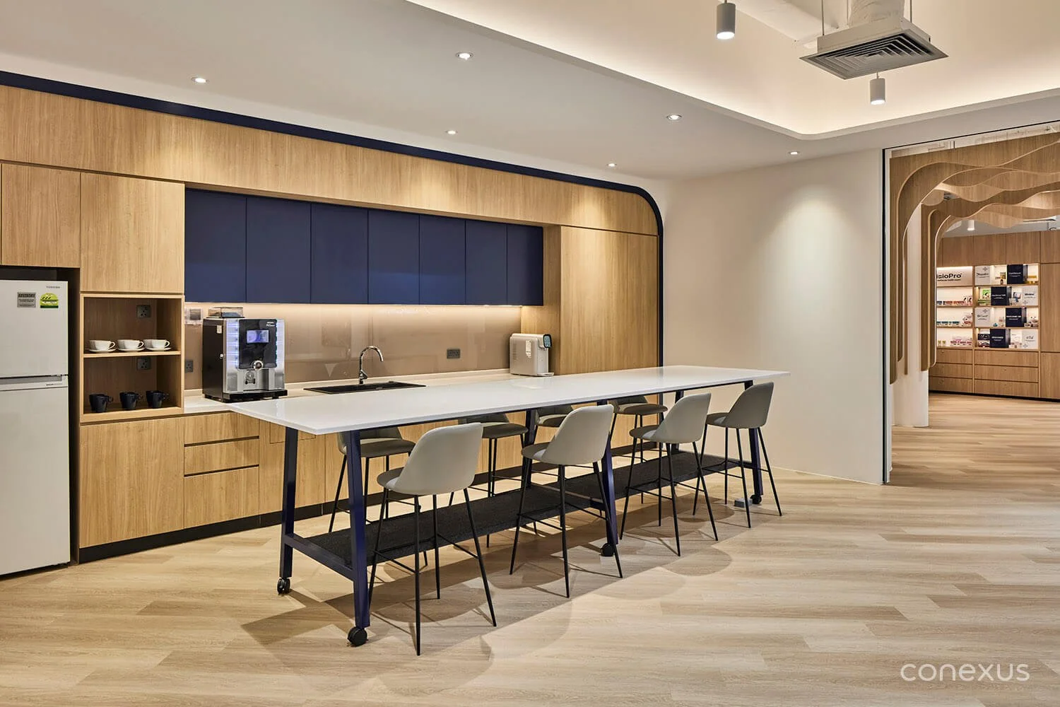  Flexible communal spaces support different ways of gathering, helping bring previously separated teams together.&nbsp; 